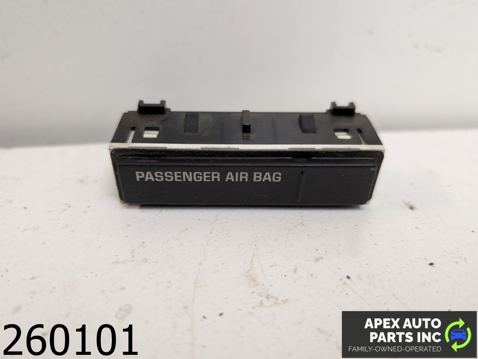 OEM 2008 Chevrolet Avalanche 5.3L Passenger On/Off Switch Push Button