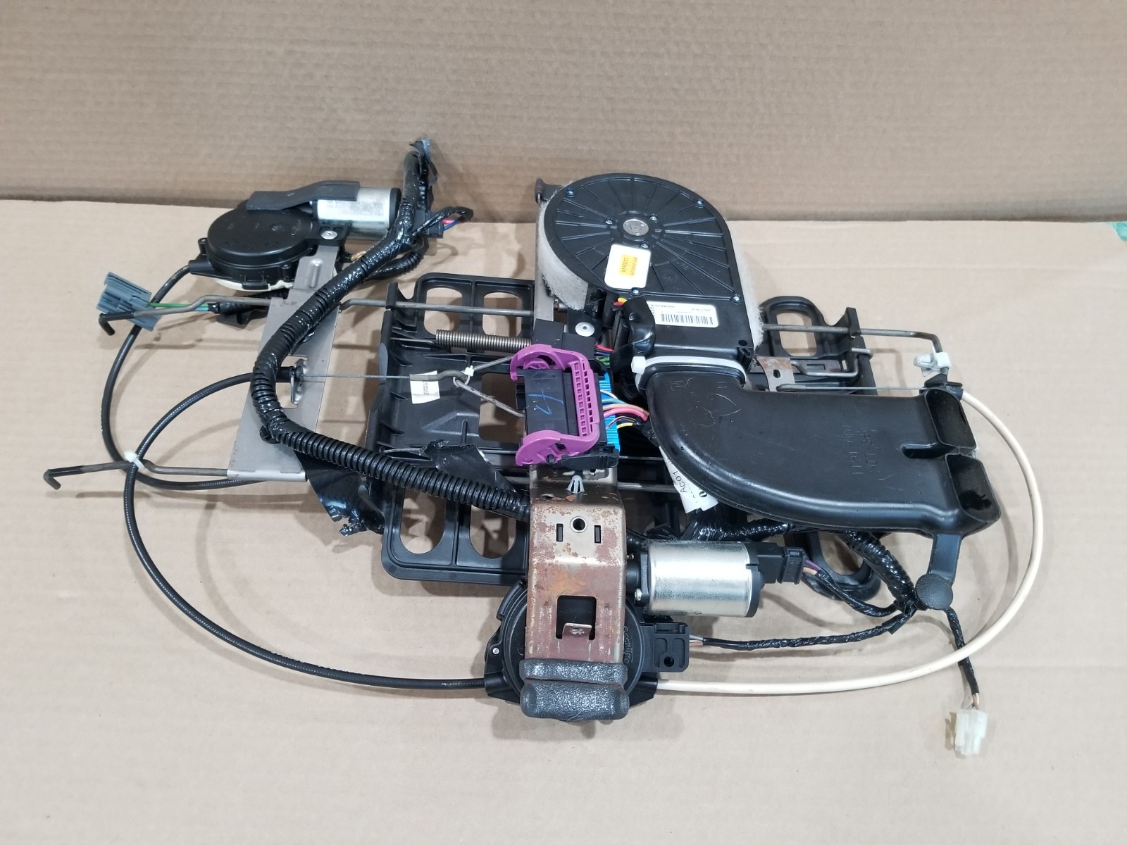 07-14 Cadillac Escalade Driver Upper Front Power Seat Lumbar Cooled Assembly