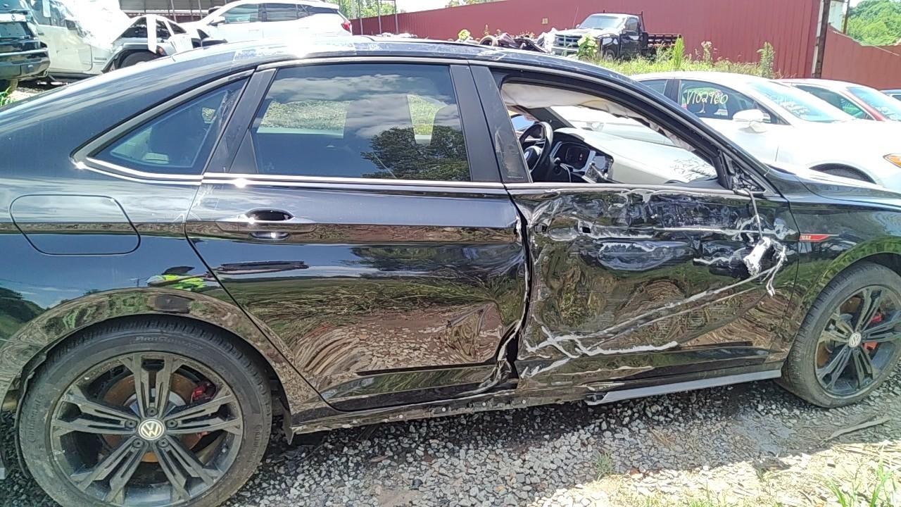 Used Front Center Infotainment Display fits: 2021 Volkswagen Jetta gli display a