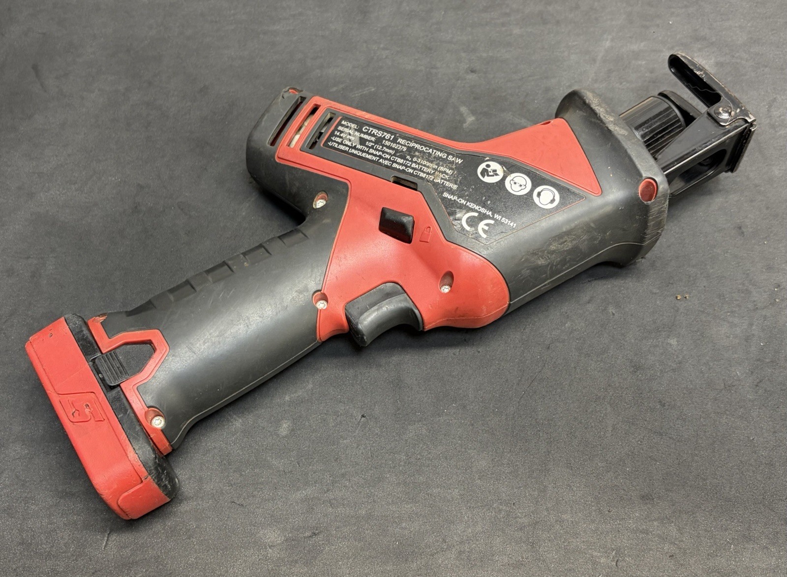 NICE! Snap On CTRS761 RED Reciprocating Saw with 14.4v Lithium Ion Battery