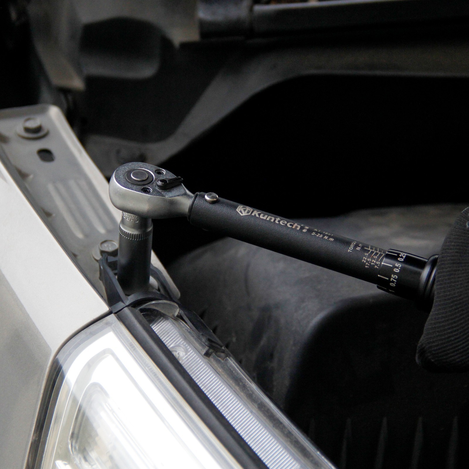 1/4″ Drive Adjustable Click Torque Wrench 5-25 Nm Dual Range Scales for Car