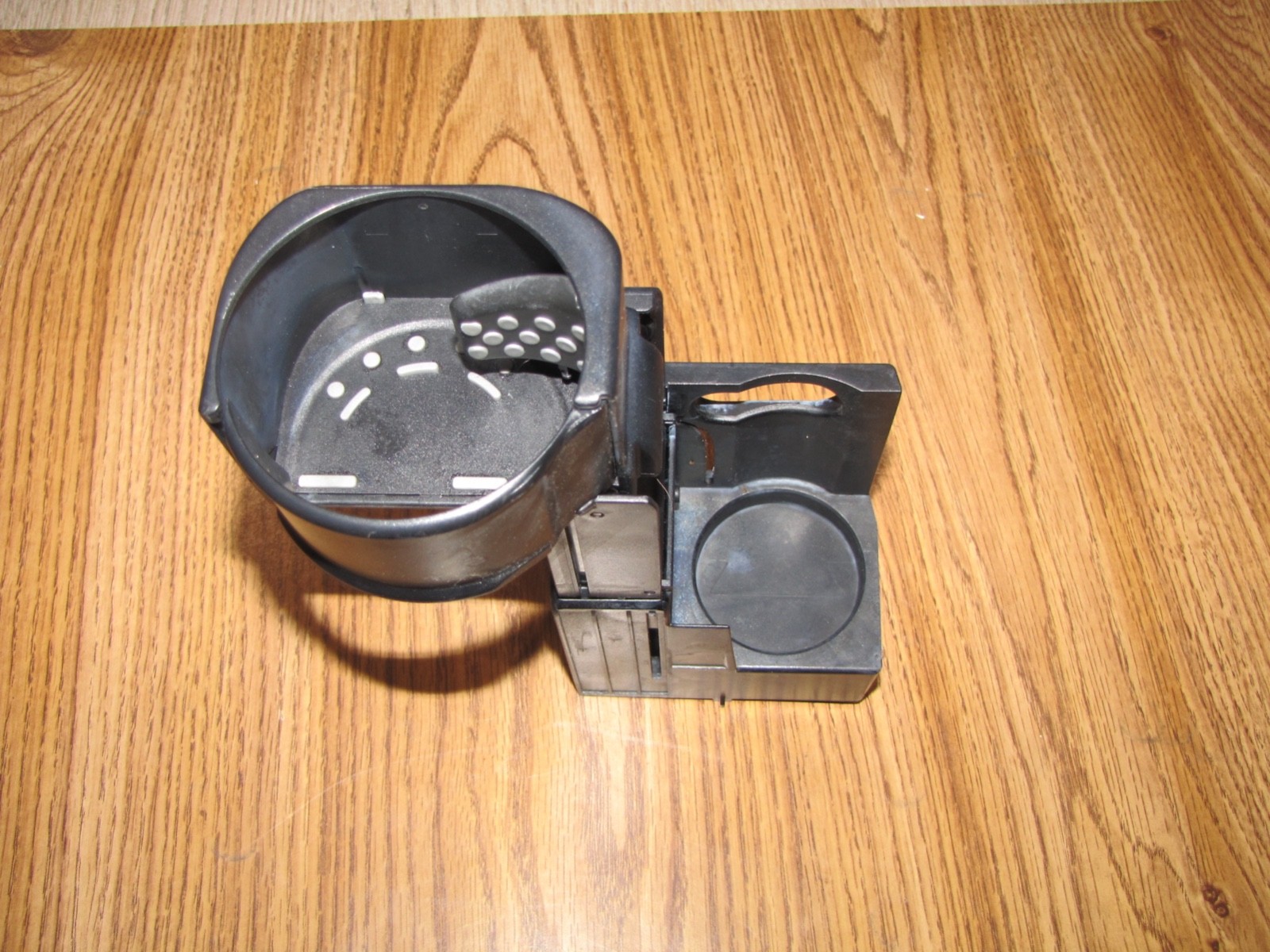 MERCEDES BENZ E-CLASS E320 E350 W211 CUP HOLDER 2003-2008 OEM 2116800014