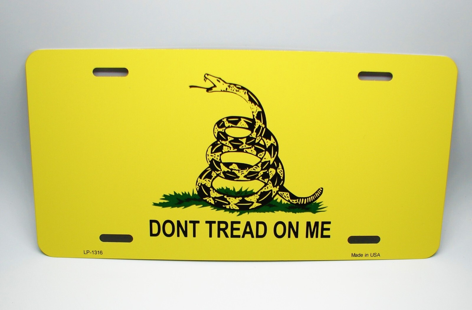 DON’T TREAD ON ME METAL CAR LICENSE PLATE. The Gadsden Flag CAR LICENSE PLATE