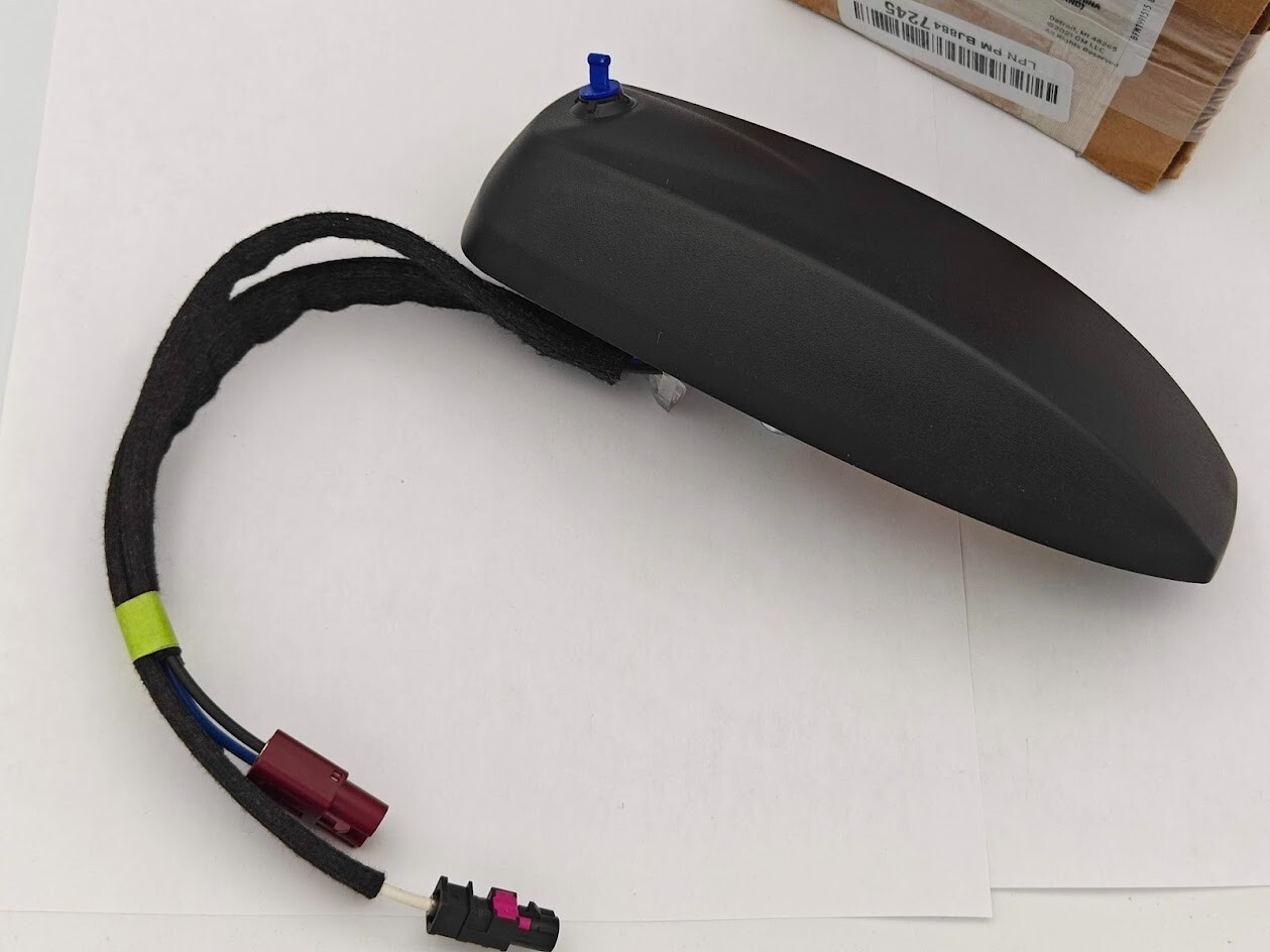 GM 23345963 – Colorado Canyon High Frequency Navigation GPS Antenna Open Box