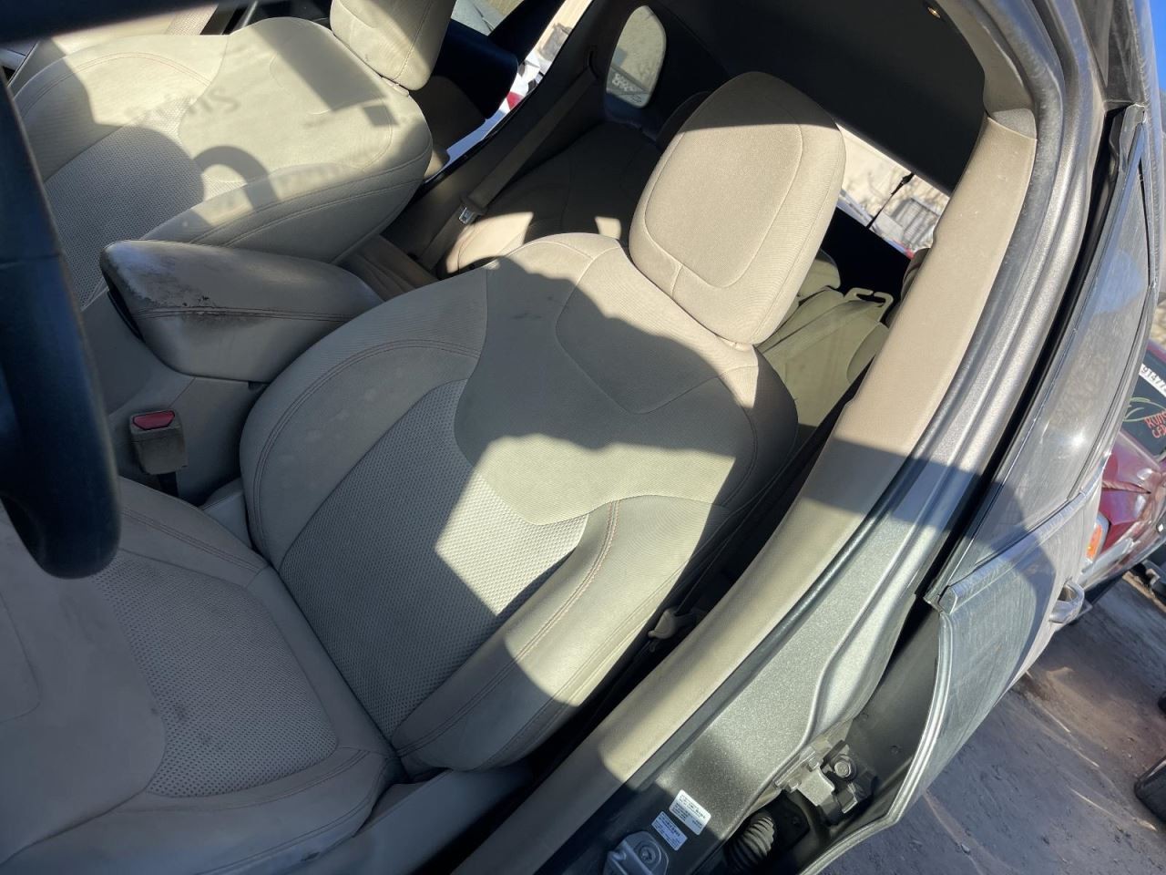 Driver Front Seat Manual Cloth Without Fold Flat Fits 15-22 CHEROKEE 1001033