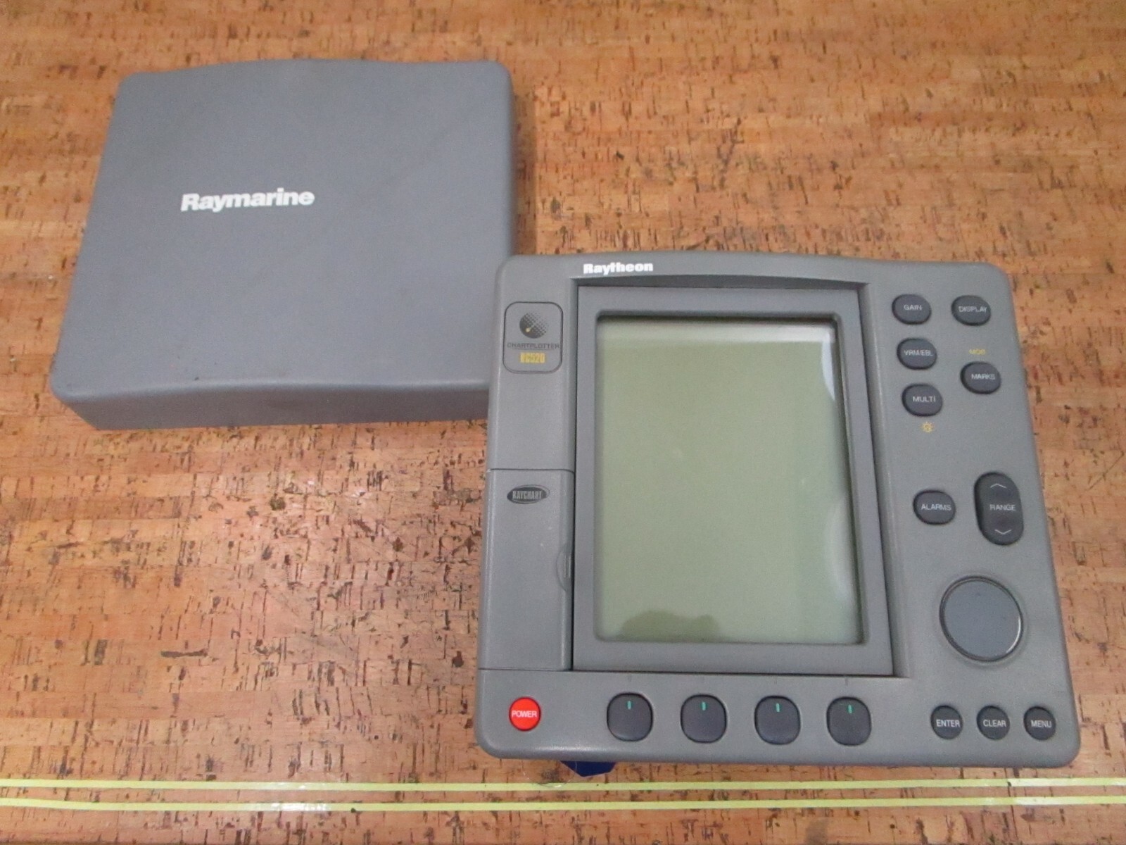 *90 DAY WARRANTY* 0720 Raytheon RC520 Chartplotter Display & Cover