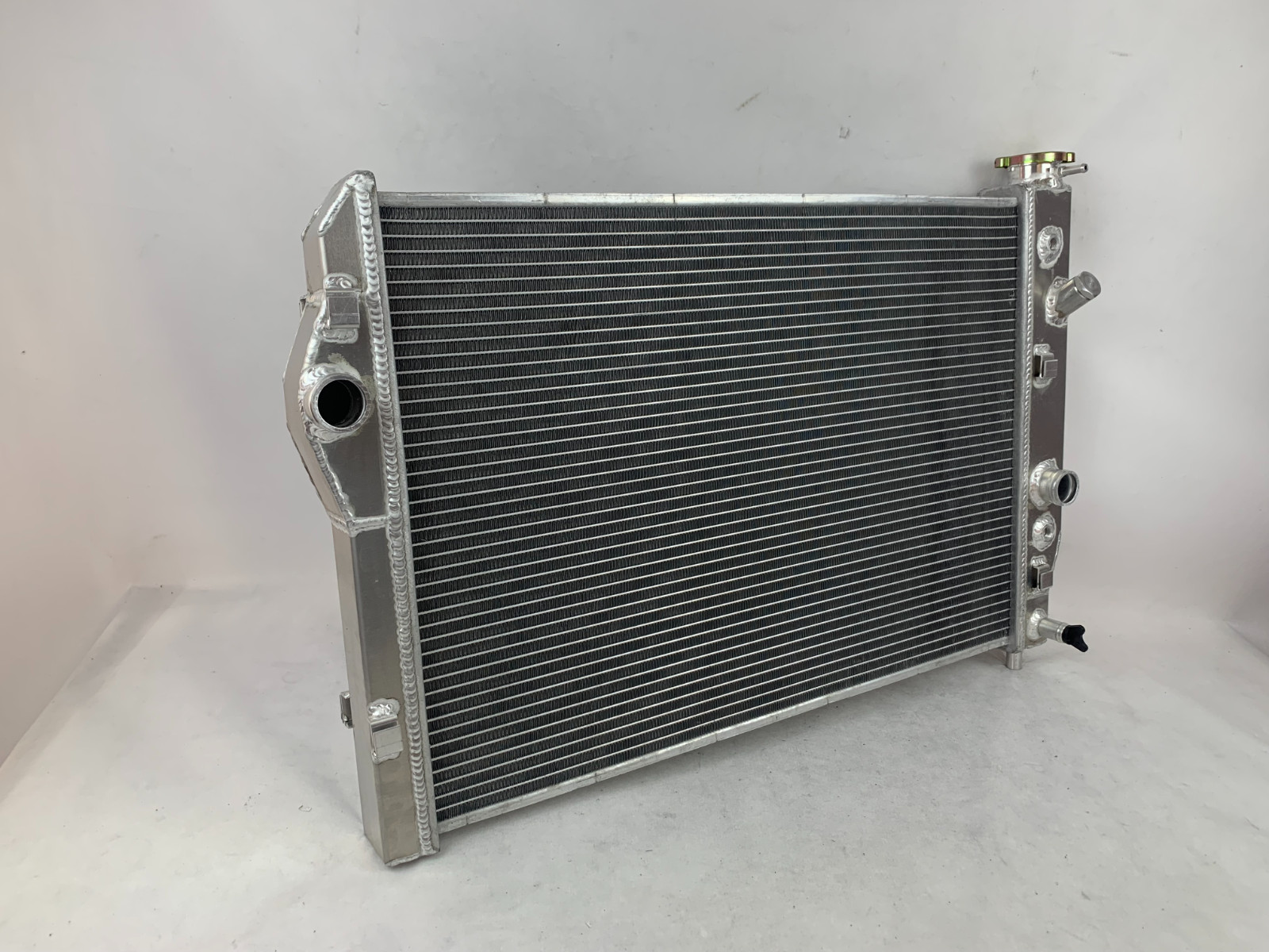 33mm Aluminum Radiator & Fan For Camaro Z28 SS Firebird V6 V8 3.8L 5.7L 93-02