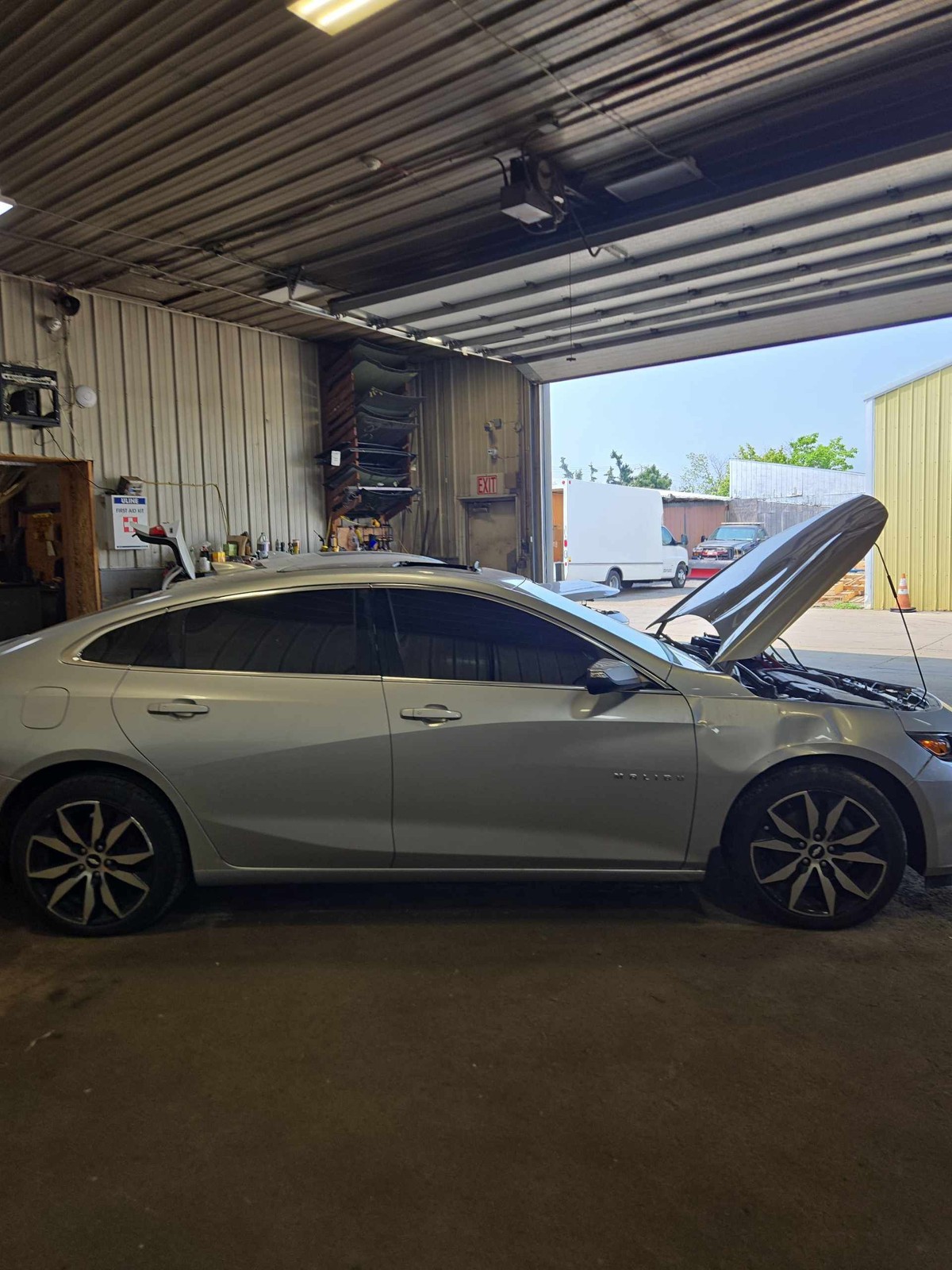 Used Front Left Door Assembly Front fits: 2016 Chevrolet Malibu VIN Z 4th digit