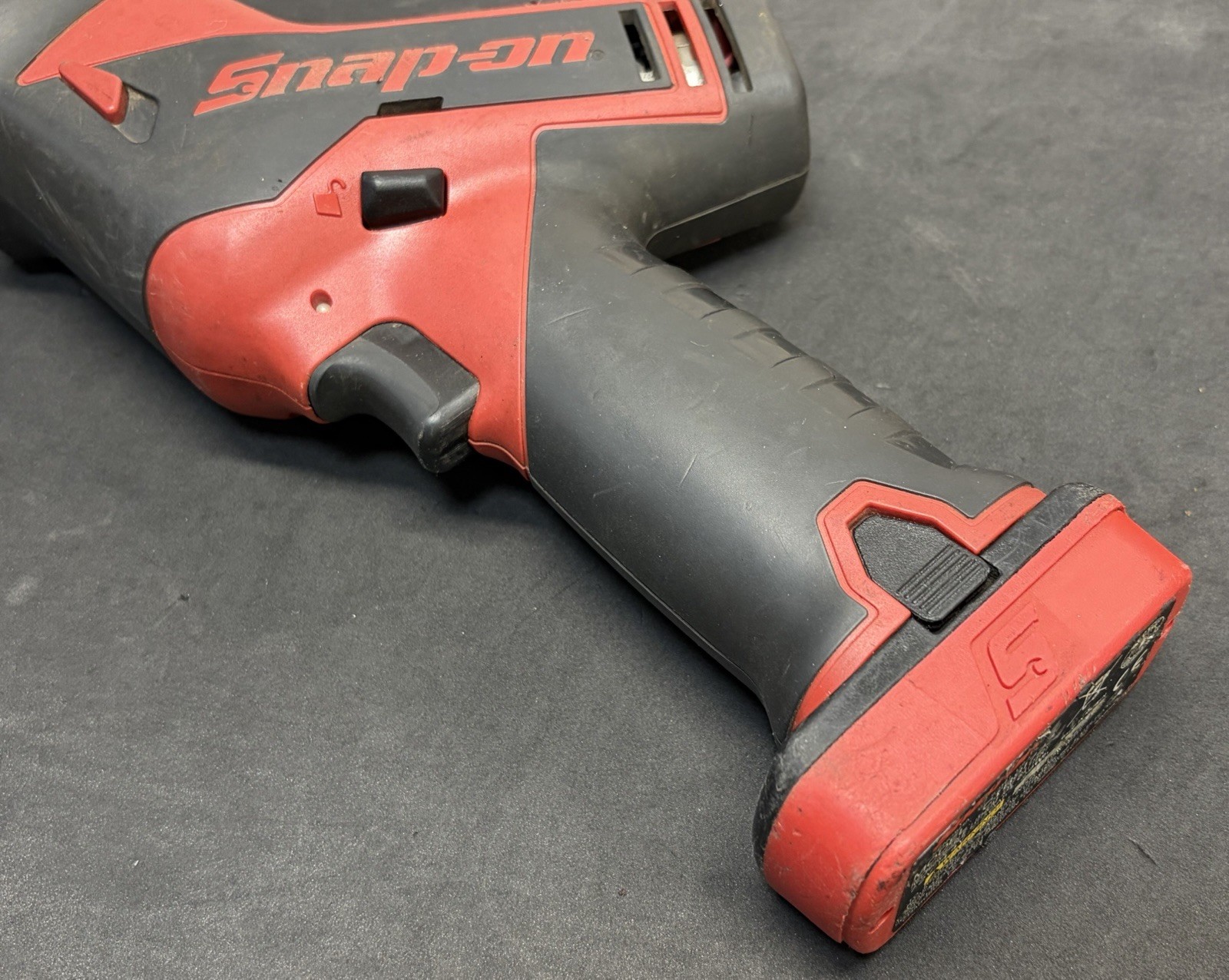 NICE! Snap On CTRS761 RED Reciprocating Saw with 14.4v Lithium Ion Battery