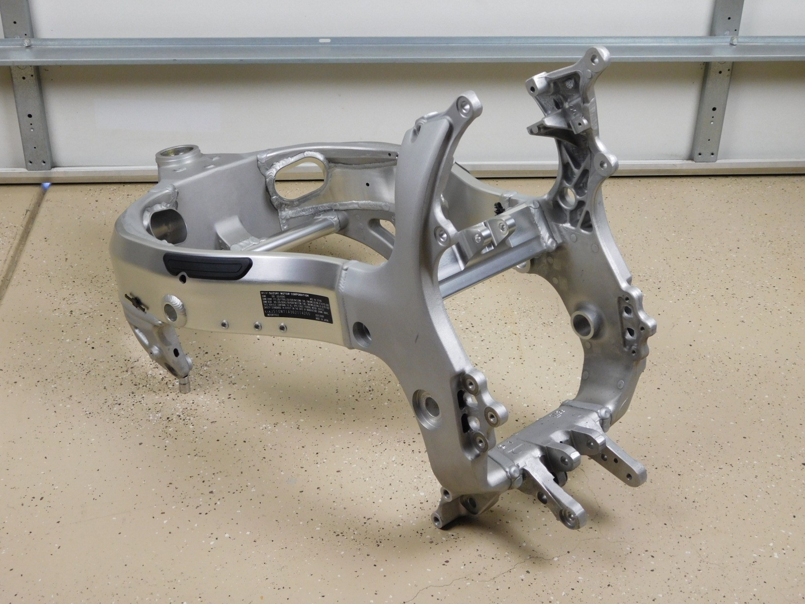 Main Frame ~ STRAIGHT Chassis! GOOD 2 GO! YES EZ Reg 99-07 Hayabusa GSX1300 Busa