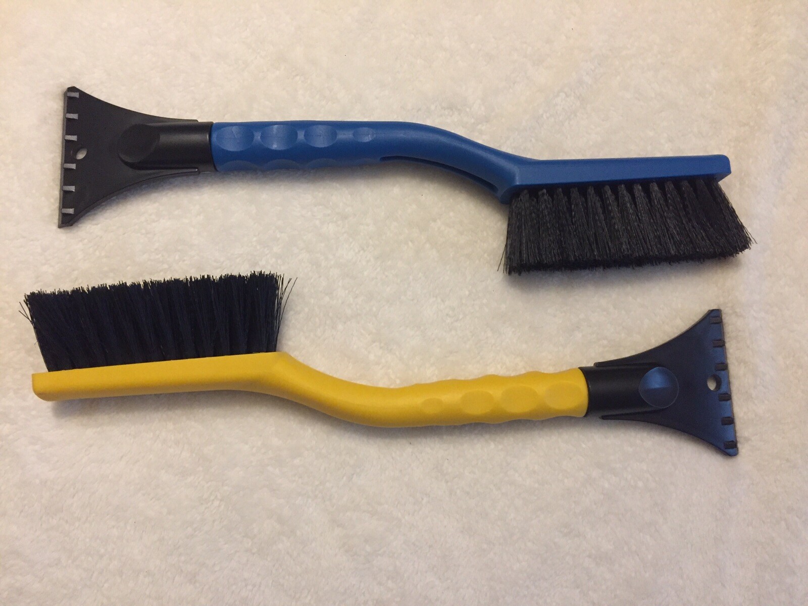 Snow Brush Ice Scraper 2 Pack One Blue One Yellow New