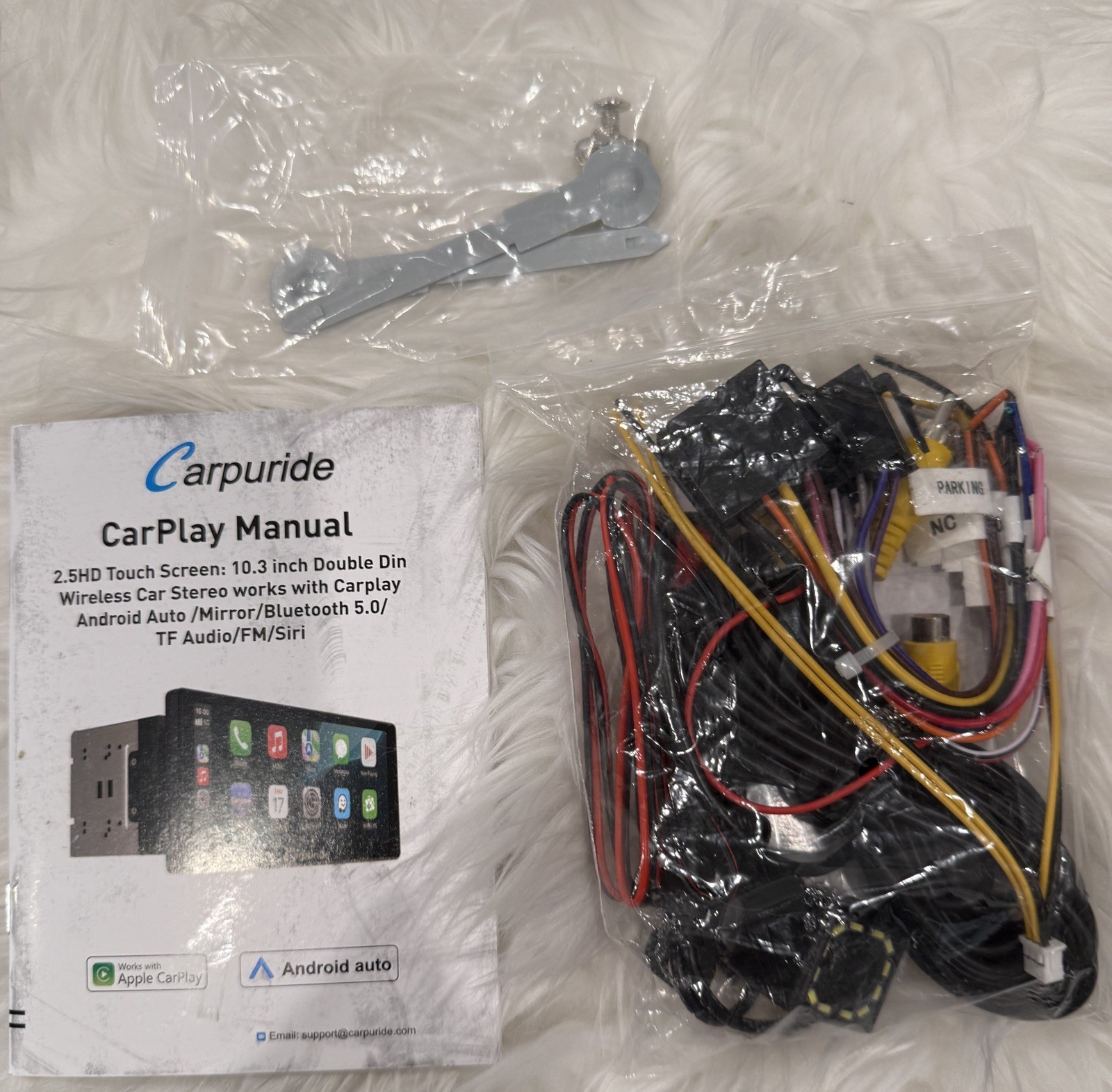 Carpuride 10.3” IPS Touch Screen Wireless Carplay Android Auto Car Radio Receive