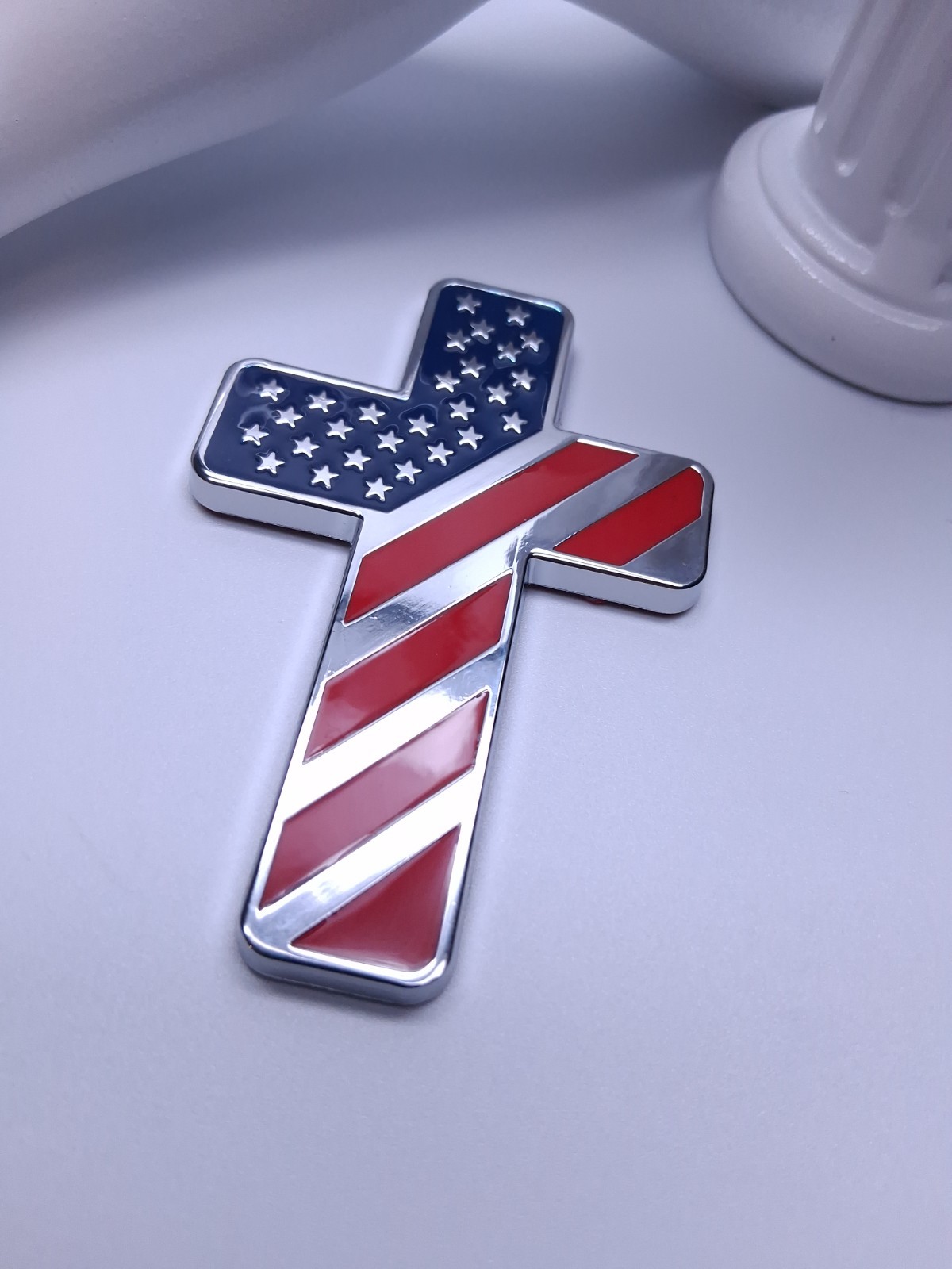 CHRISTIAN RELIGIOUS 3D CROSS W EMBOSSED AMERICAN FLAG METAL CAR EMBLEM STICKER
