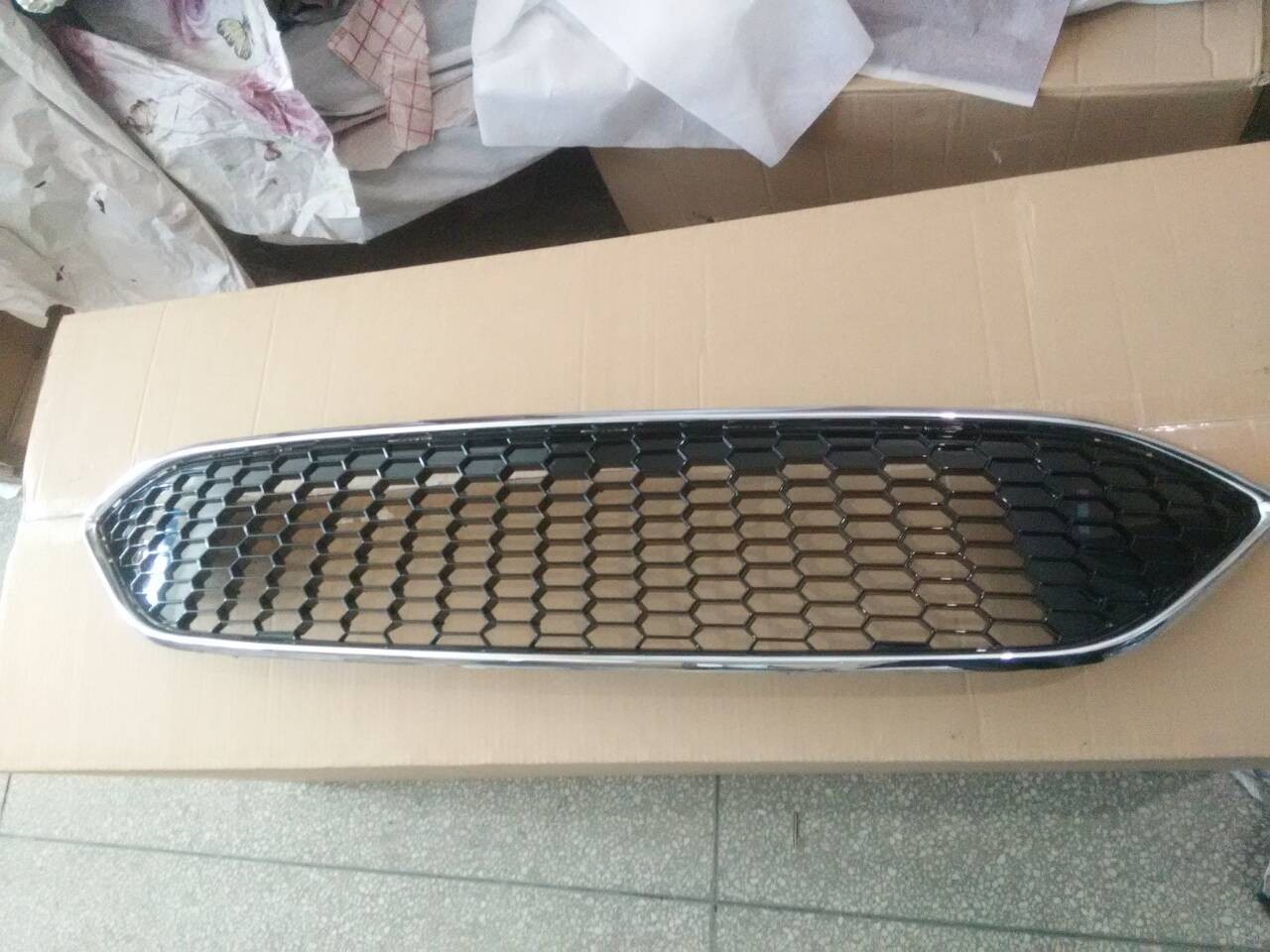 For Ford Focus 2015-2018 Front Bumper Mesh Radiator Grille Honeycomb Grill Black