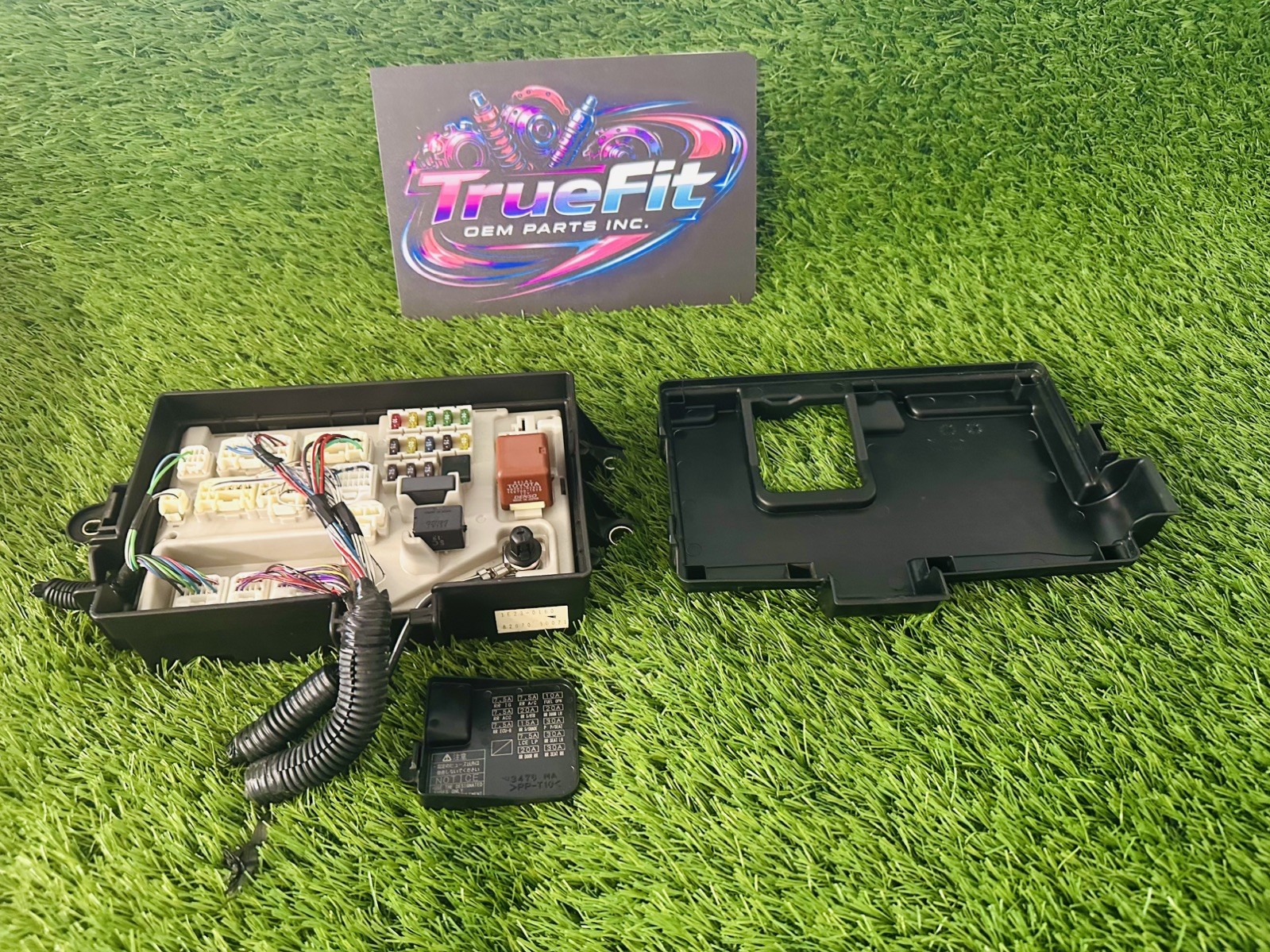 LEXUS LS430 2001-2005 TRUNK JUNCTION FUSE RELAY BOX FUSEBOX 82670-50071 used
