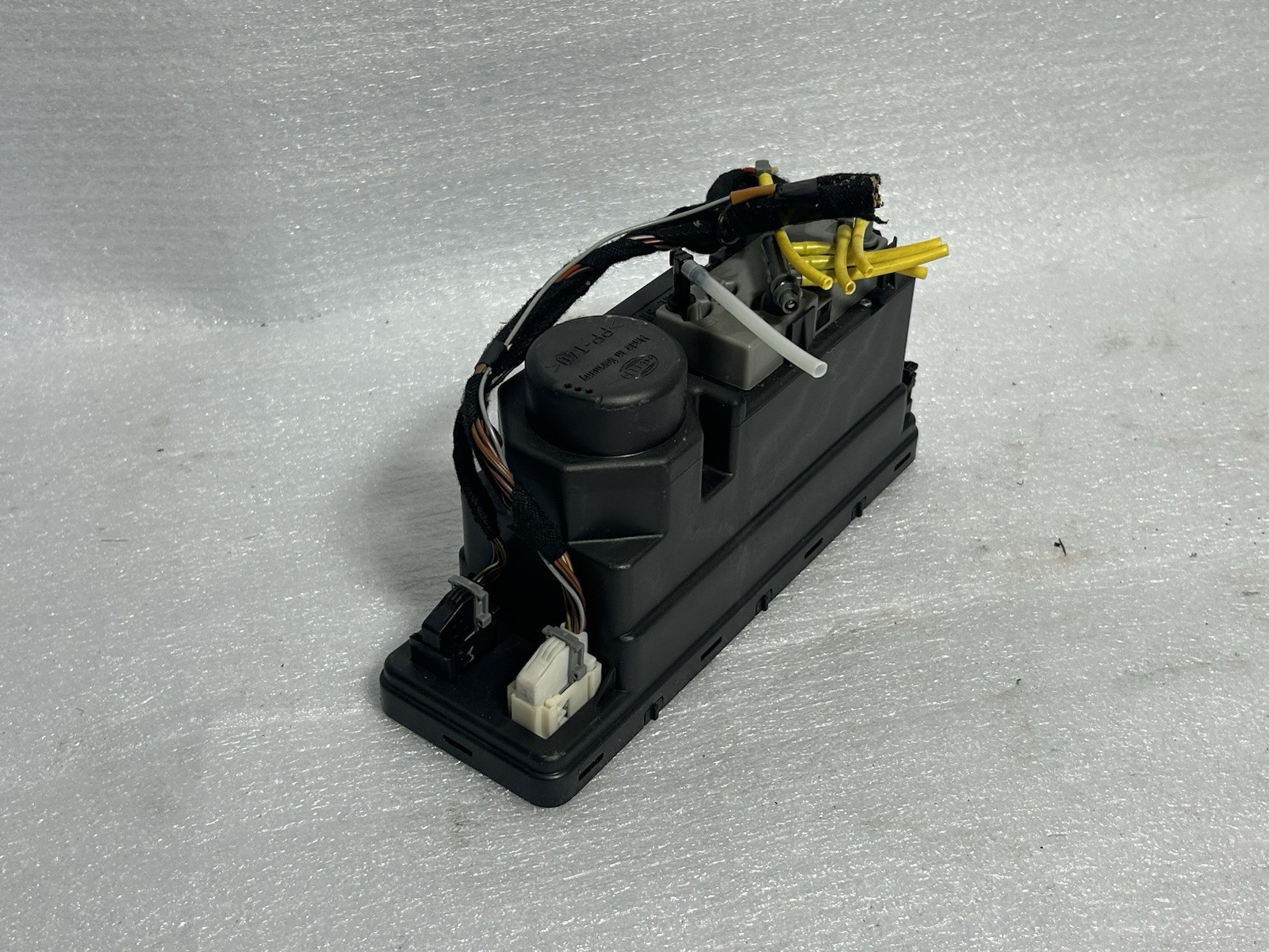 MERCEDES W208 W202 W210 CLK320 E320 CENTRAL LOCKING VACUUM PUMP OEM 1998-2003