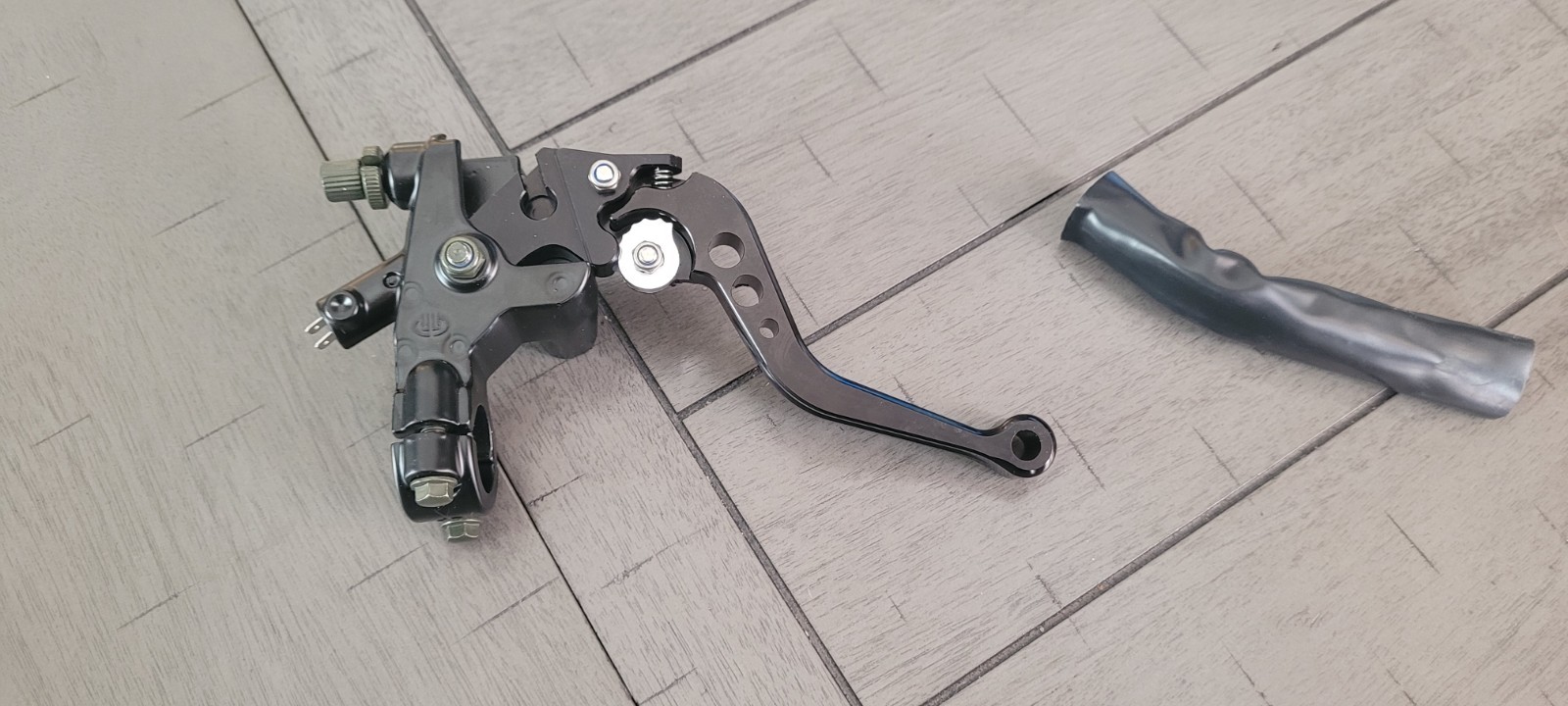 Universal Motorcycle 7/8″ 22 mm Handle Bar Clutch Lever CNC left Side Cafe