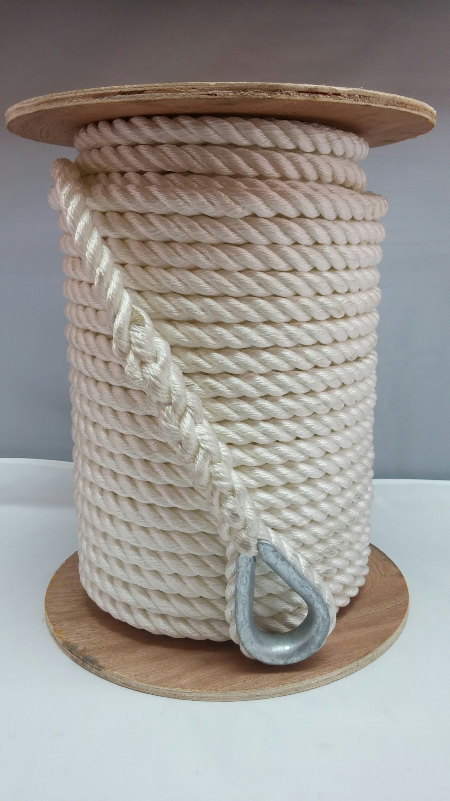 ANCHOR LINE – 3 STRAND NYLON 1/2″ X 200FT