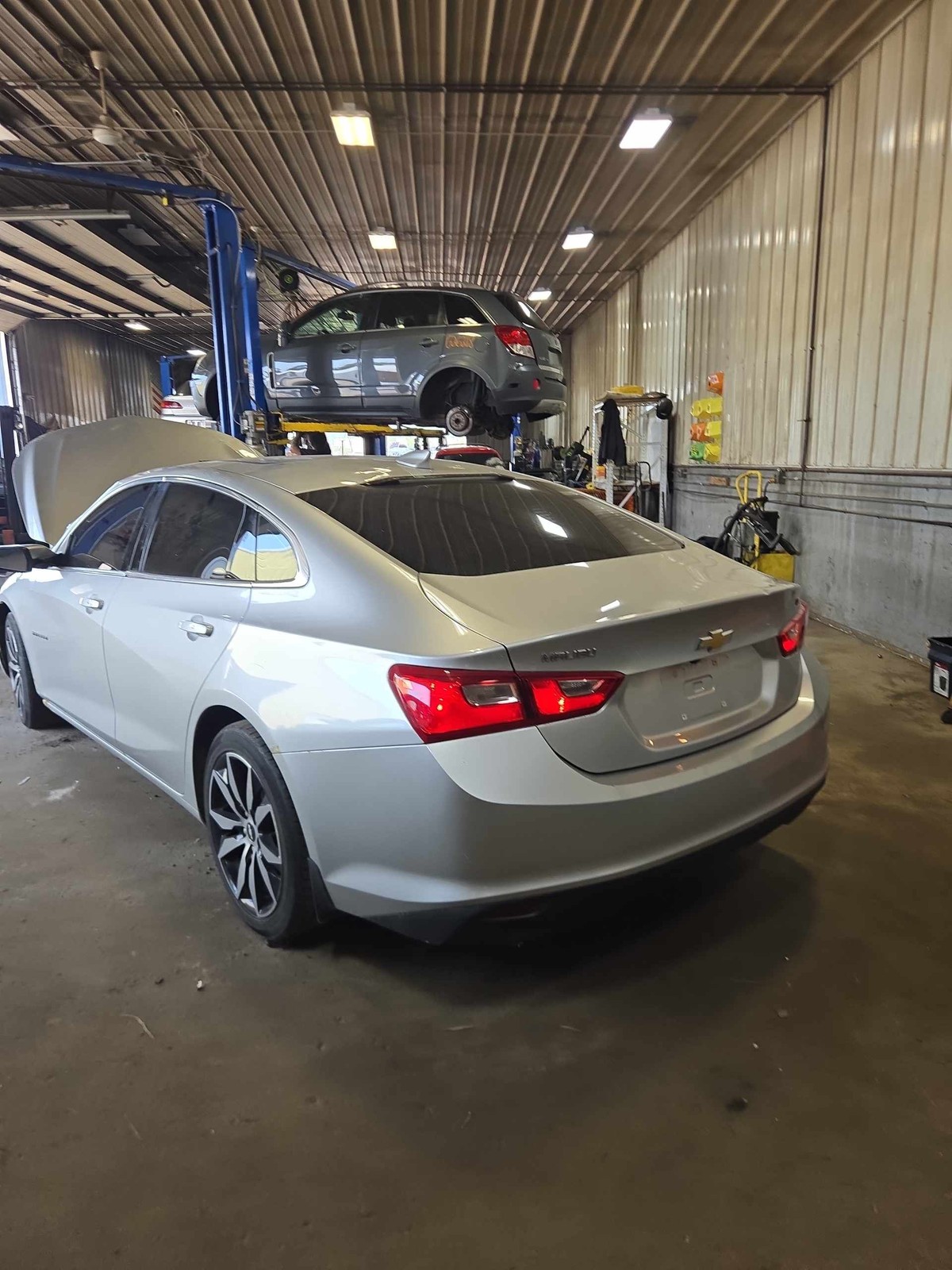 Used Front Left Door Assembly Front fits: 2016 Chevrolet Malibu VIN Z 4th digit