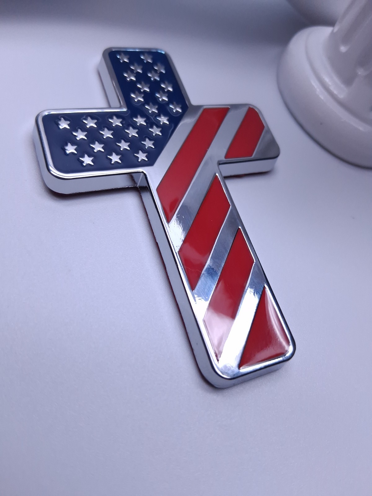 CHRISTIAN RELIGIOUS 3D CROSS W EMBOSSED AMERICAN FLAG METAL CAR EMBLEM STICKER