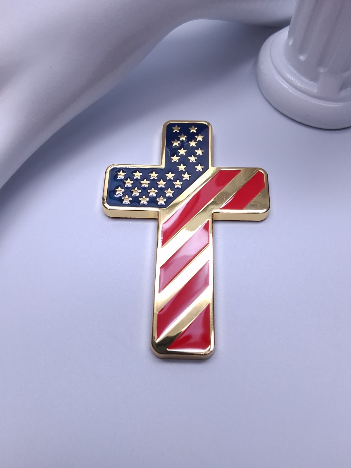 CHRISTIAN RELIGIOUS 3D CROSS W EMBOSSED AMERICAN FLAG METAL CAR EMBLEM STICKER
