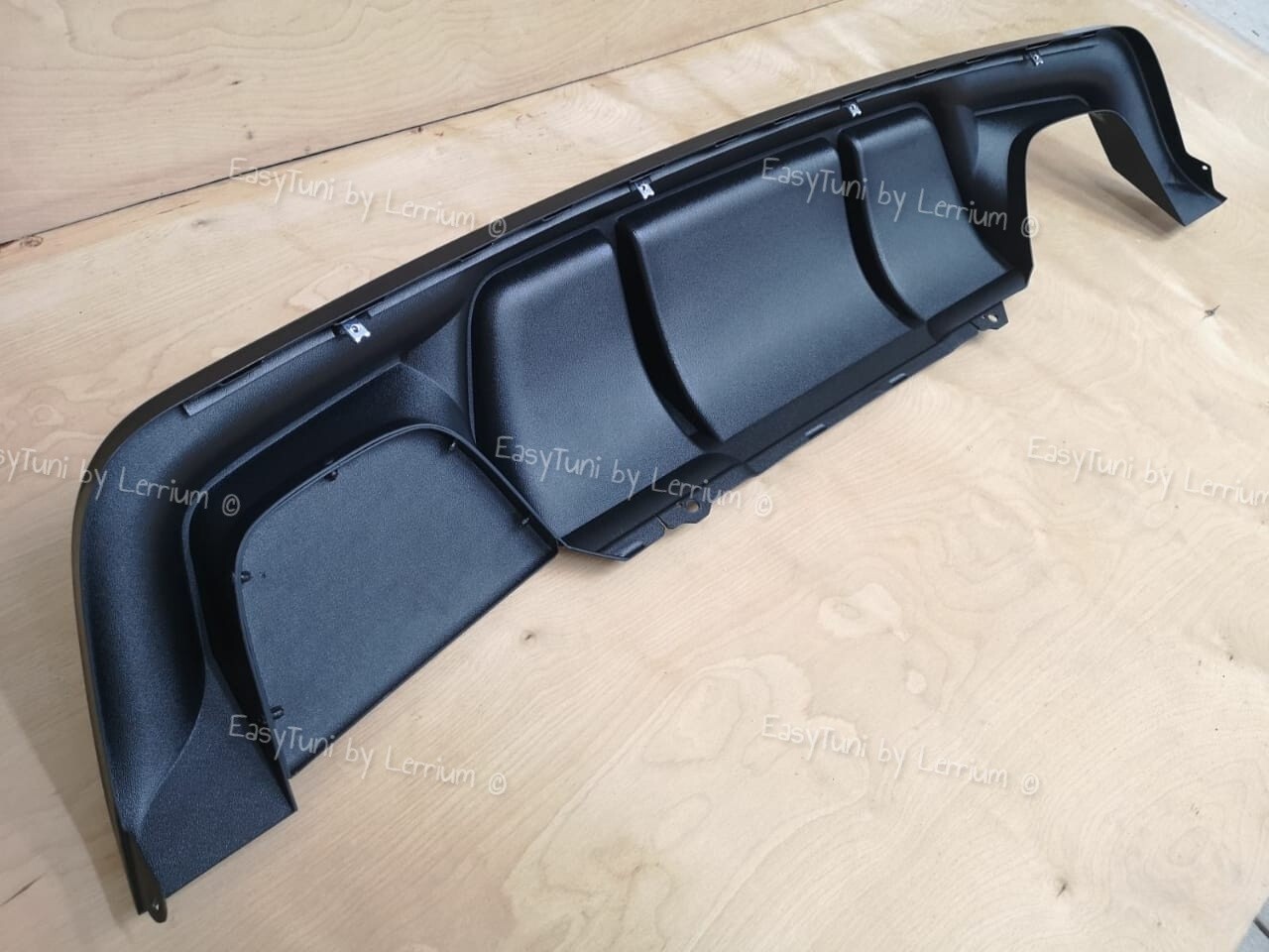 BMW E60 BMW E61 rear diffuser for m tech m sport bumpers abs plastic ( NON M5 )