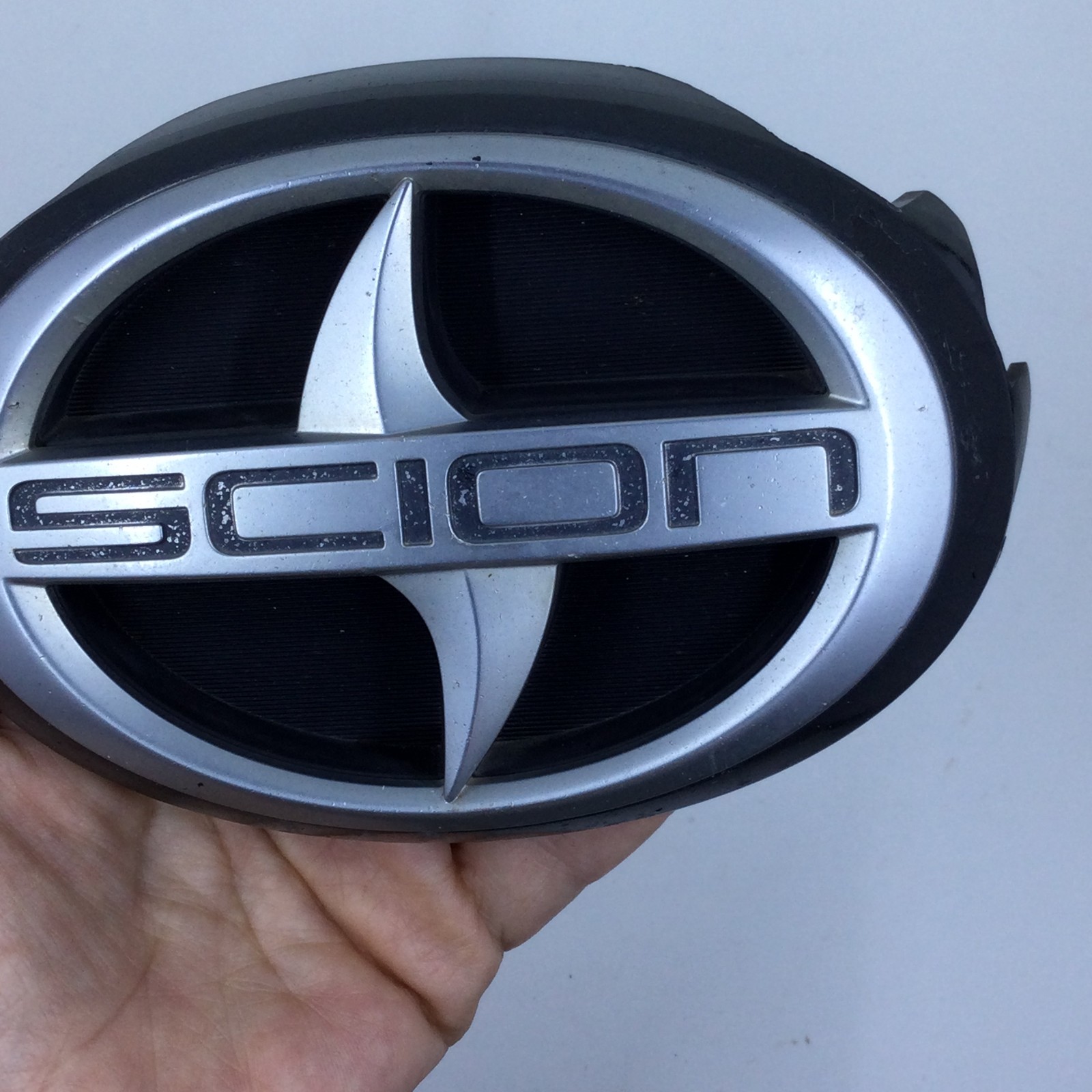 2004-2006 Scion xB Front Emblem Assembly OEM 75312-52040 75301-52040