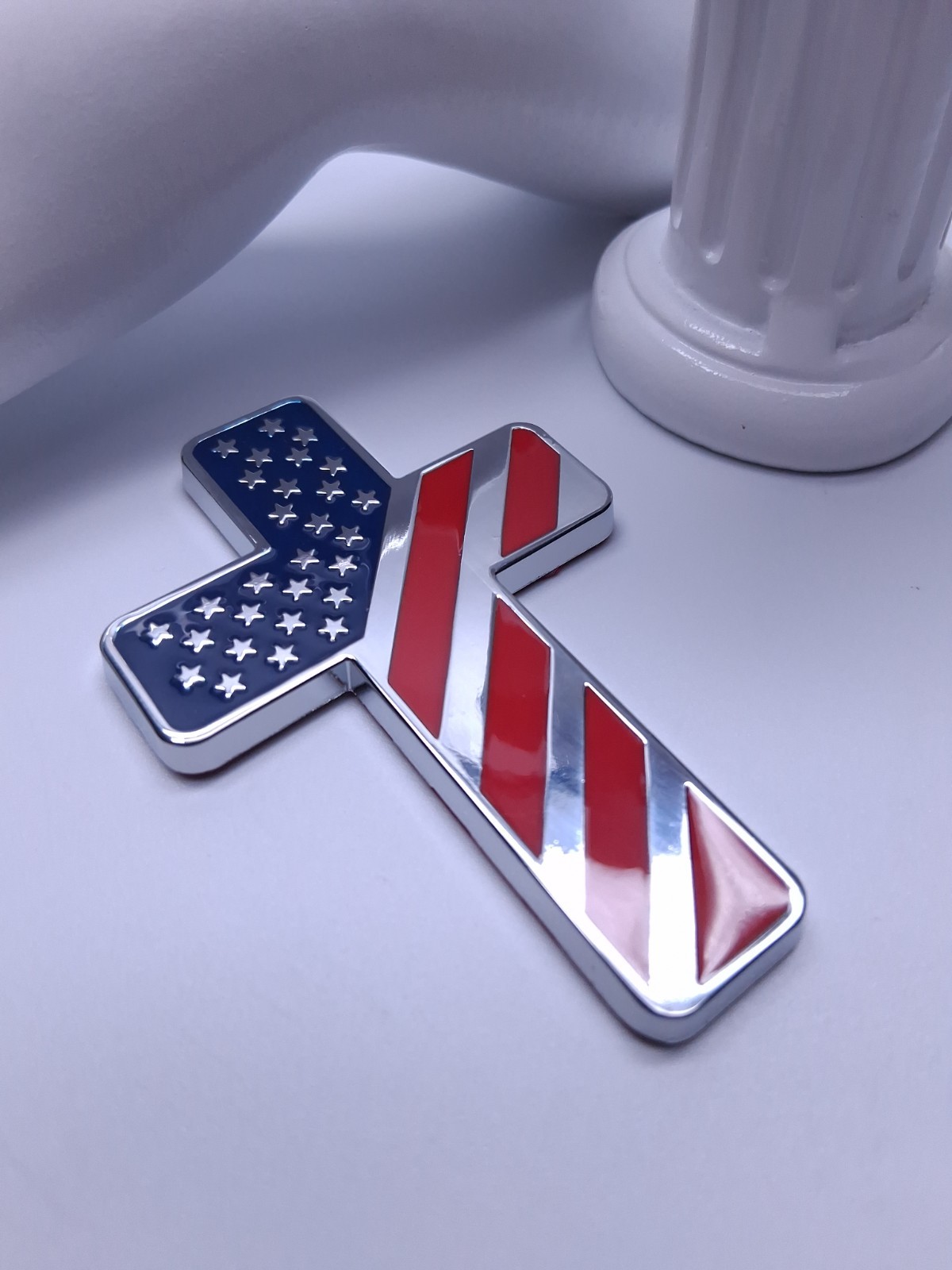 CHRISTIAN RELIGIOUS 3D CROSS W EMBOSSED AMERICAN FLAG METAL CAR EMBLEM STICKER