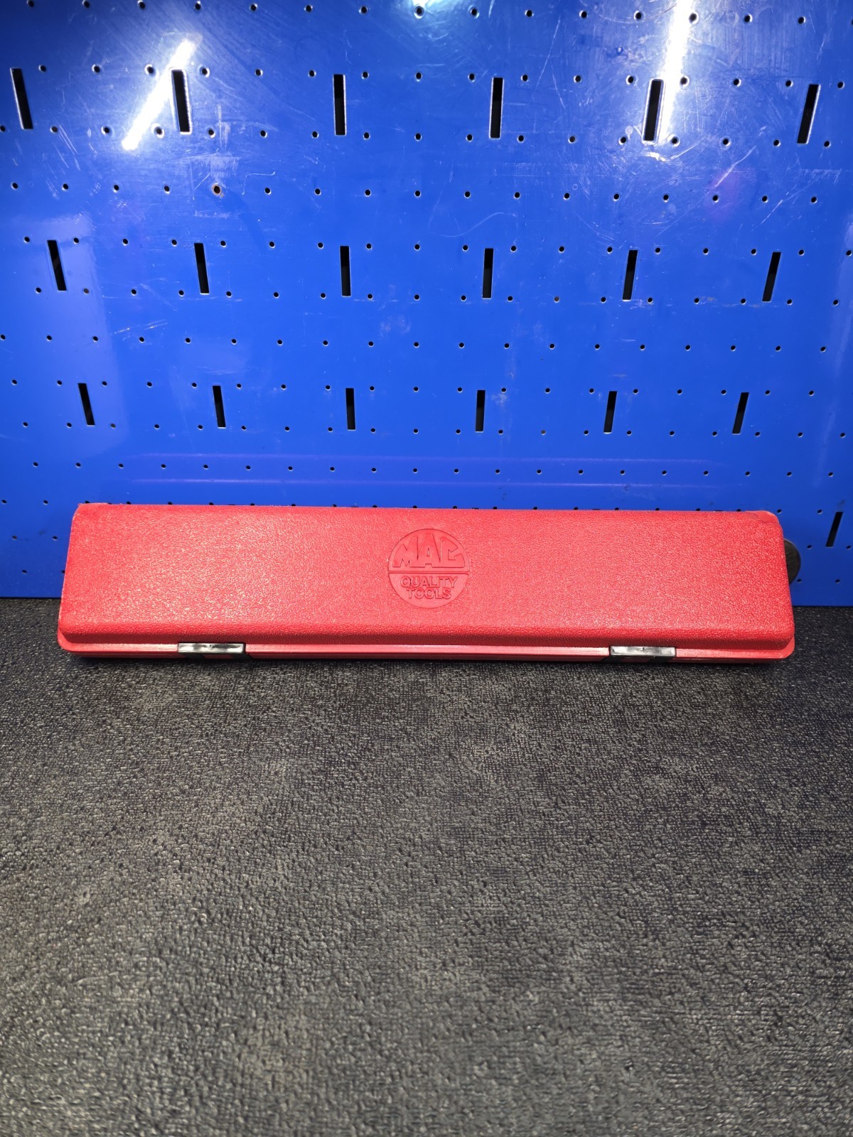 Mac Tools TW250R 3/8″ Drive Click Style Torque Wrench With Case 50-250in. lbs.