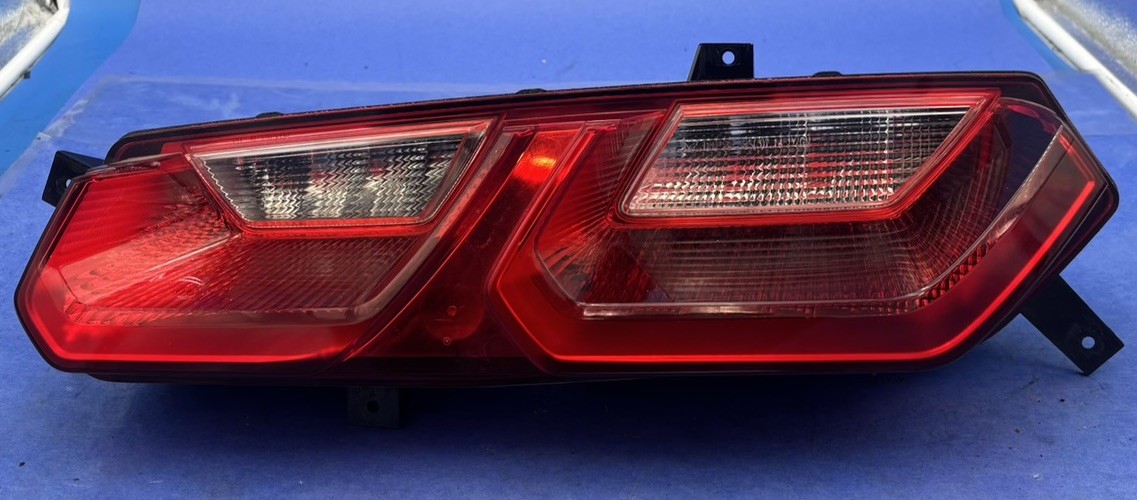 GENUINE OEM 2014 – 2019 CHEVROLET CORVETTE C7 RH PASSENGER SIDE TAIL LIGHT LAMP