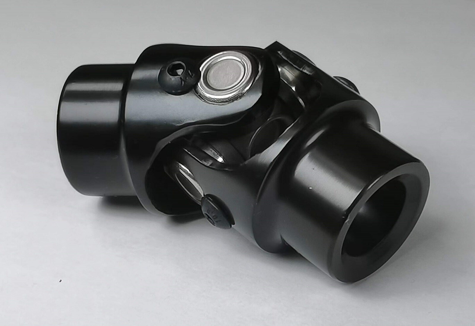 Black Single Universal Steering U-Joint Shaft 3/4″ Smooth x 3/4″ Smooth Round