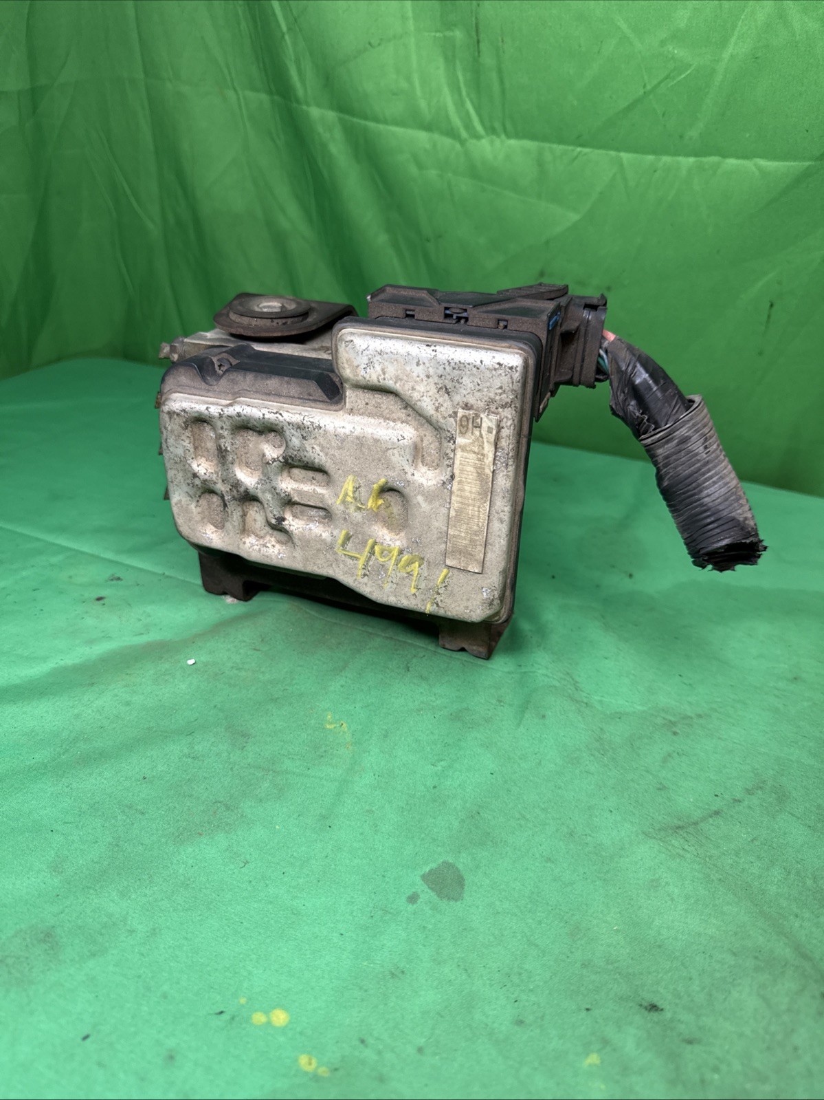 2003-2006 GMC Yukon Chevy Tahoe ABS Anti-Lock Brake Pump Assembly OEM 421C