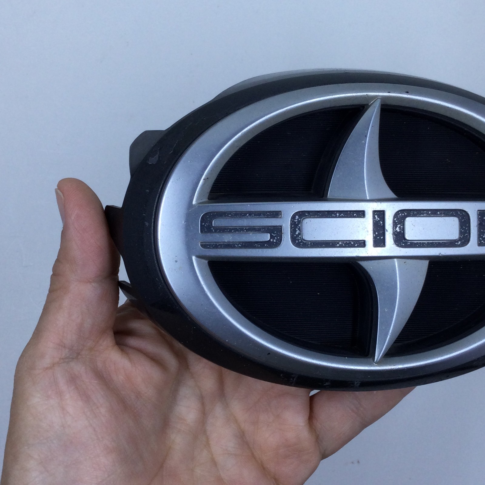 2004-2006 Scion xB Front Emblem Assembly OEM 75312-52040 75301-52040