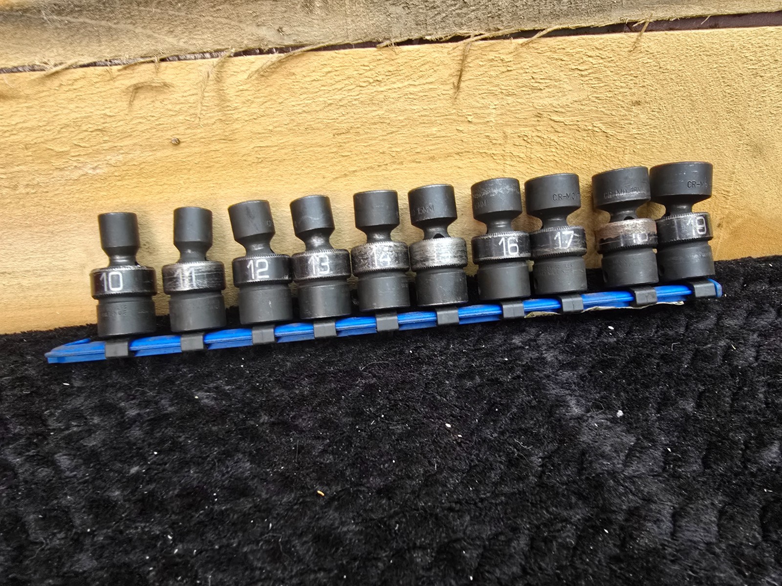 Matco Tools SBUP106V 10pc 3/8″ Drive Metric 6 Point ADV Swivel Impact Socket Set