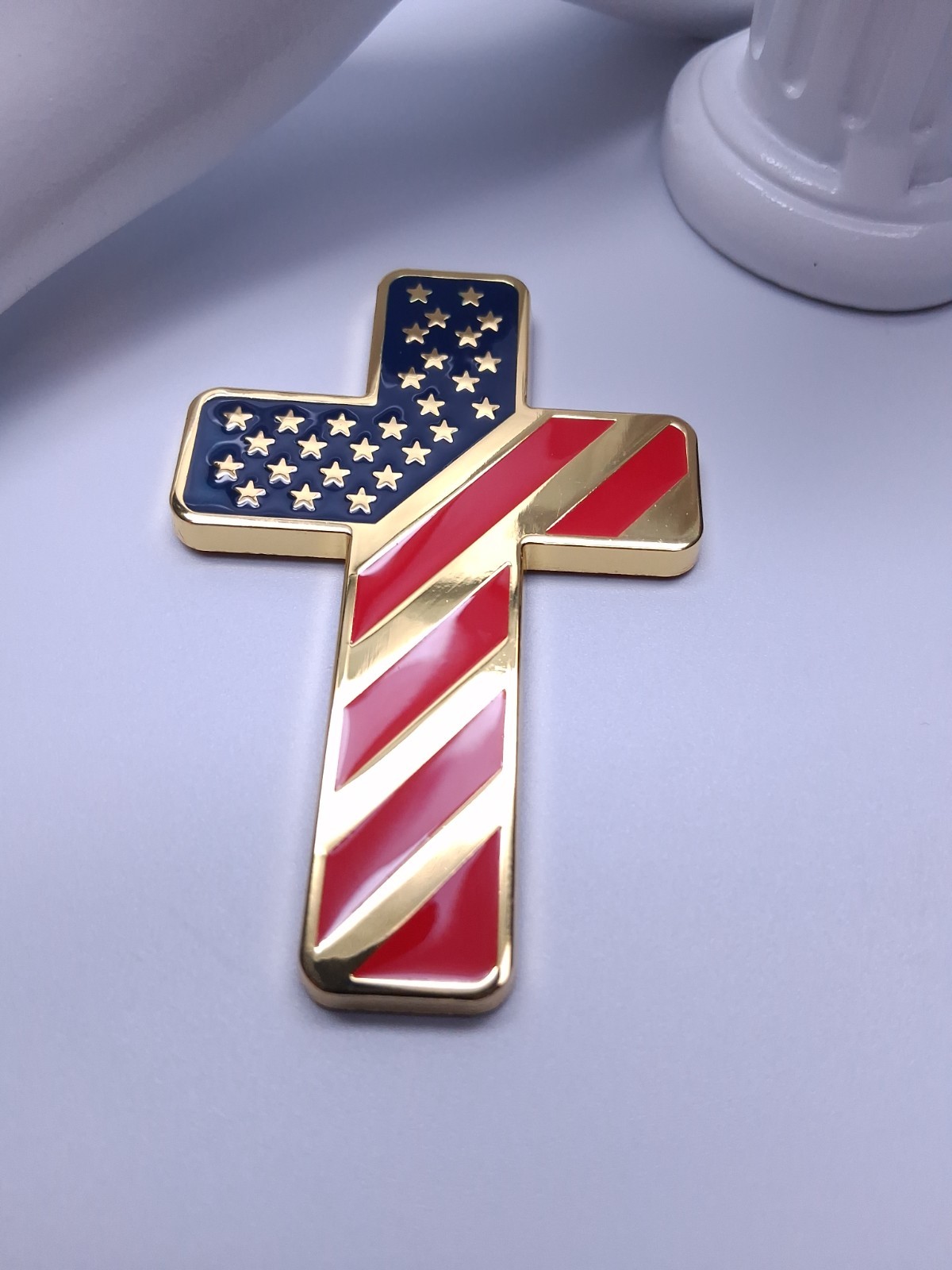 CHRISTIAN RELIGIOUS 3D CROSS W EMBOSSED AMERICAN FLAG METAL CAR EMBLEM STICKER