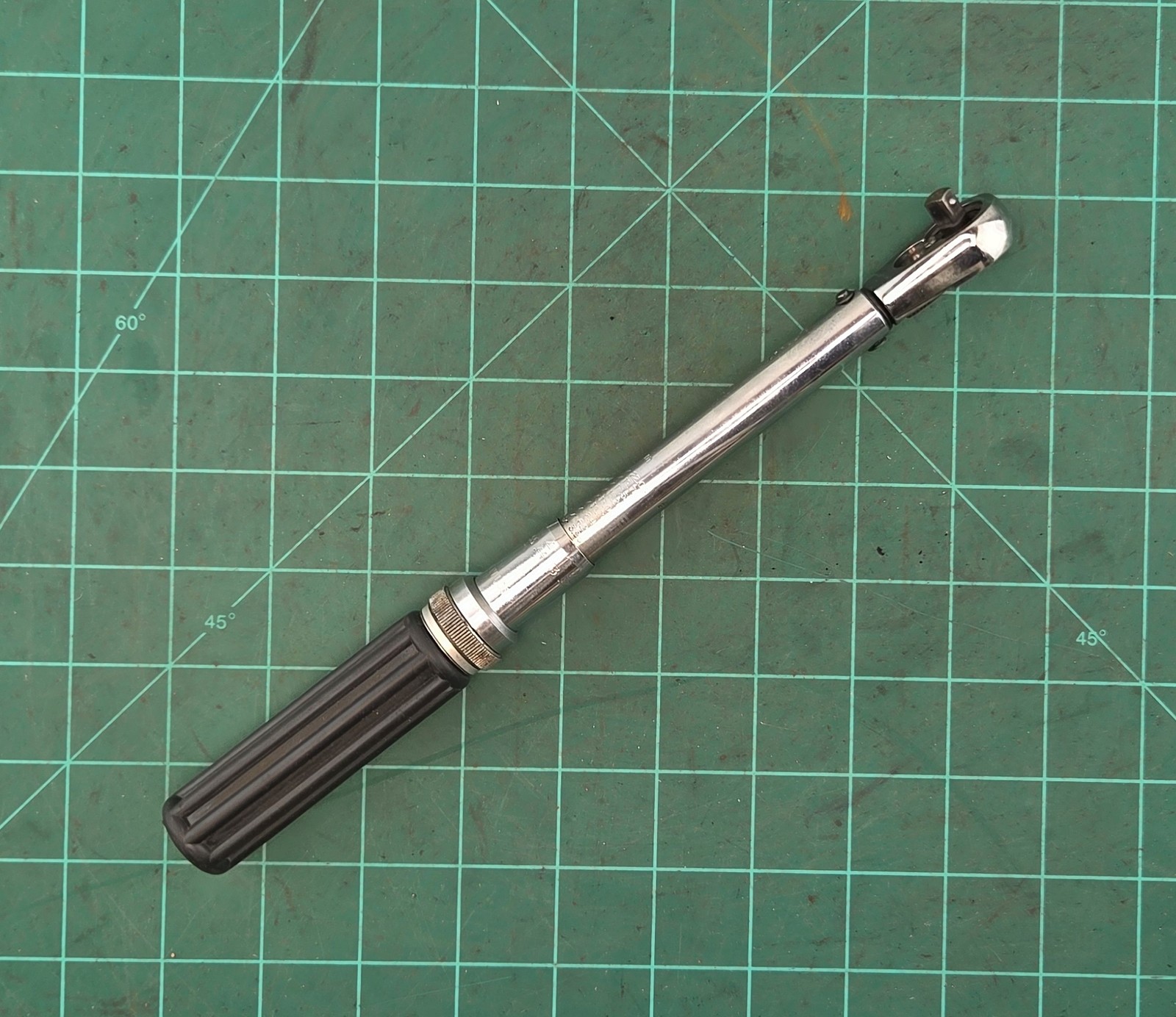 Gearwrench 85050 1/4″ Drive Click Style Torque Wrench 30-200 inlbs