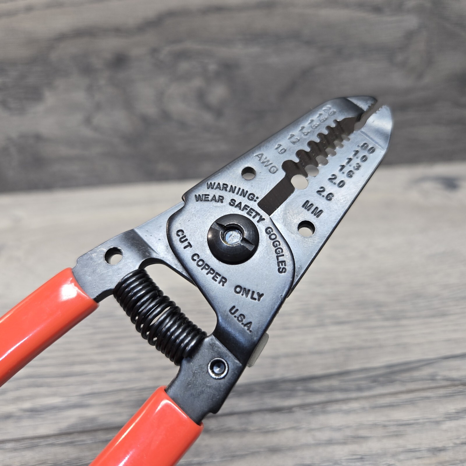 Crescent WS15 6″ Self-Opening Wire Strippers / Cutters 10-20 AWG USA Made