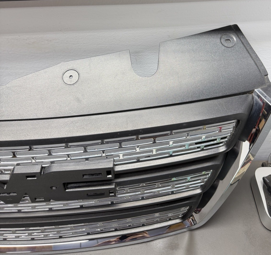 2010 – 2015 GMC Terrain Front Upper Grill Grille Black Chrome OEM
