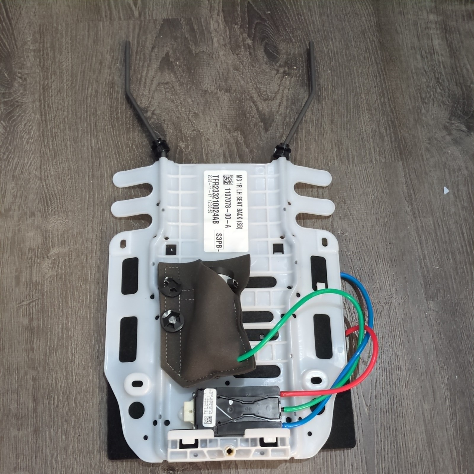 2017-2023 TESLA MODEL 3 FRONT RIGHT SEAT ADJUSTER LUMBAR SUPPORT OEM 111849400F