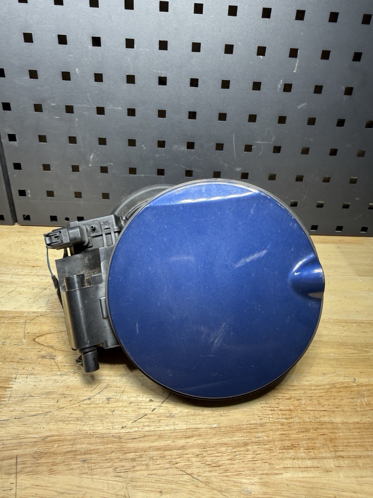 MINI Cooper F55 Fuel Door Gas Filler Flap Assembly w/Lock Actuator Blue OEM