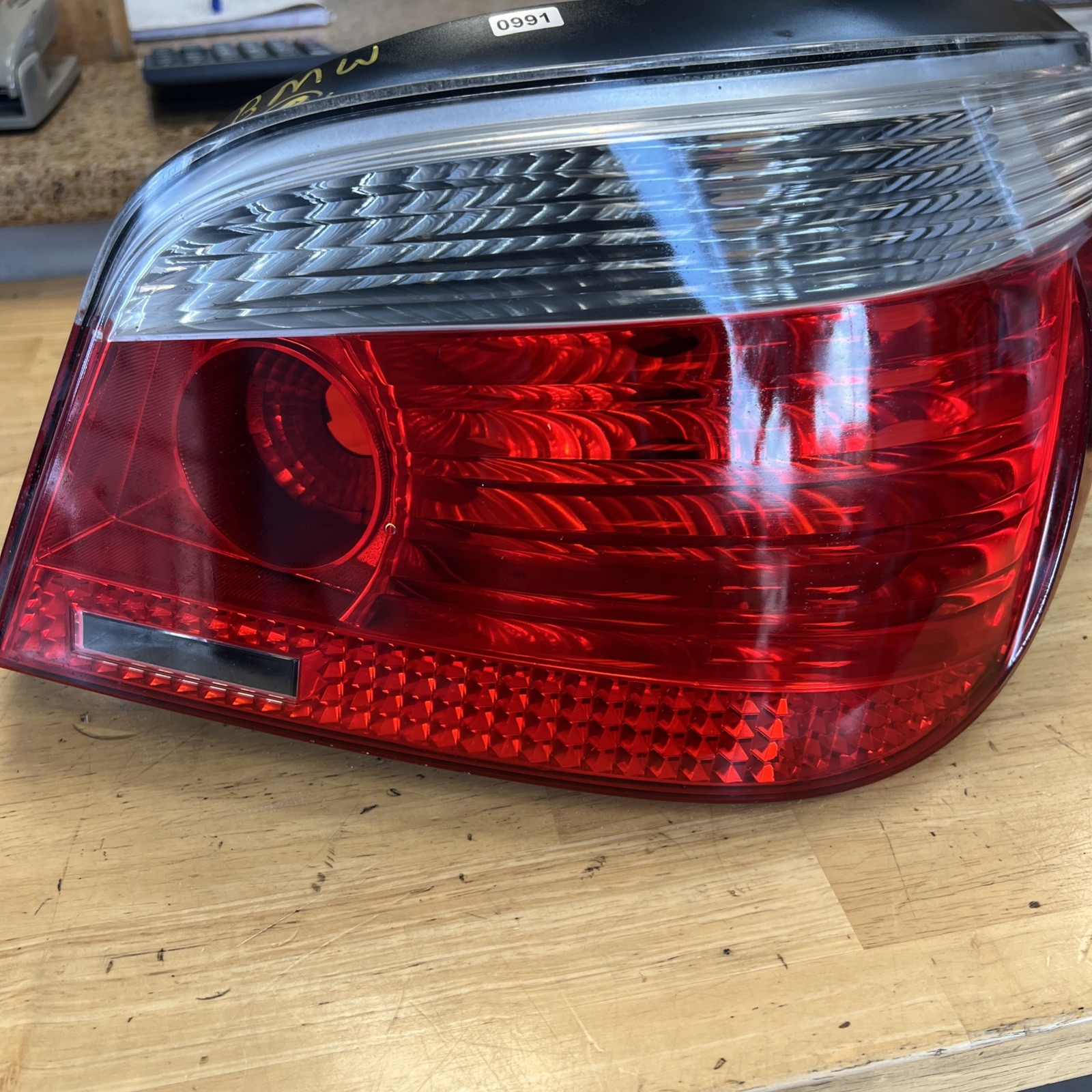 Passenger Right Tail Light Red And Clear Lens Fits 04-07 BMW 525i 627