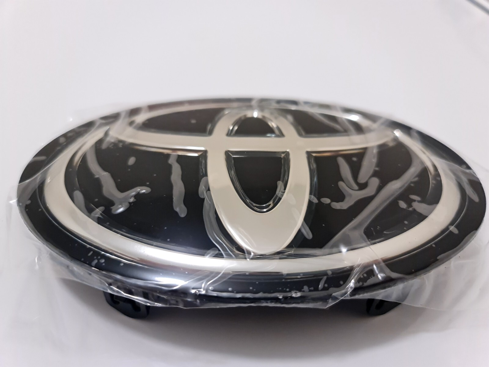 2020-2022 Toyota Highlander Front Grille Emblem Logo Radar 53141-33130 /33140
