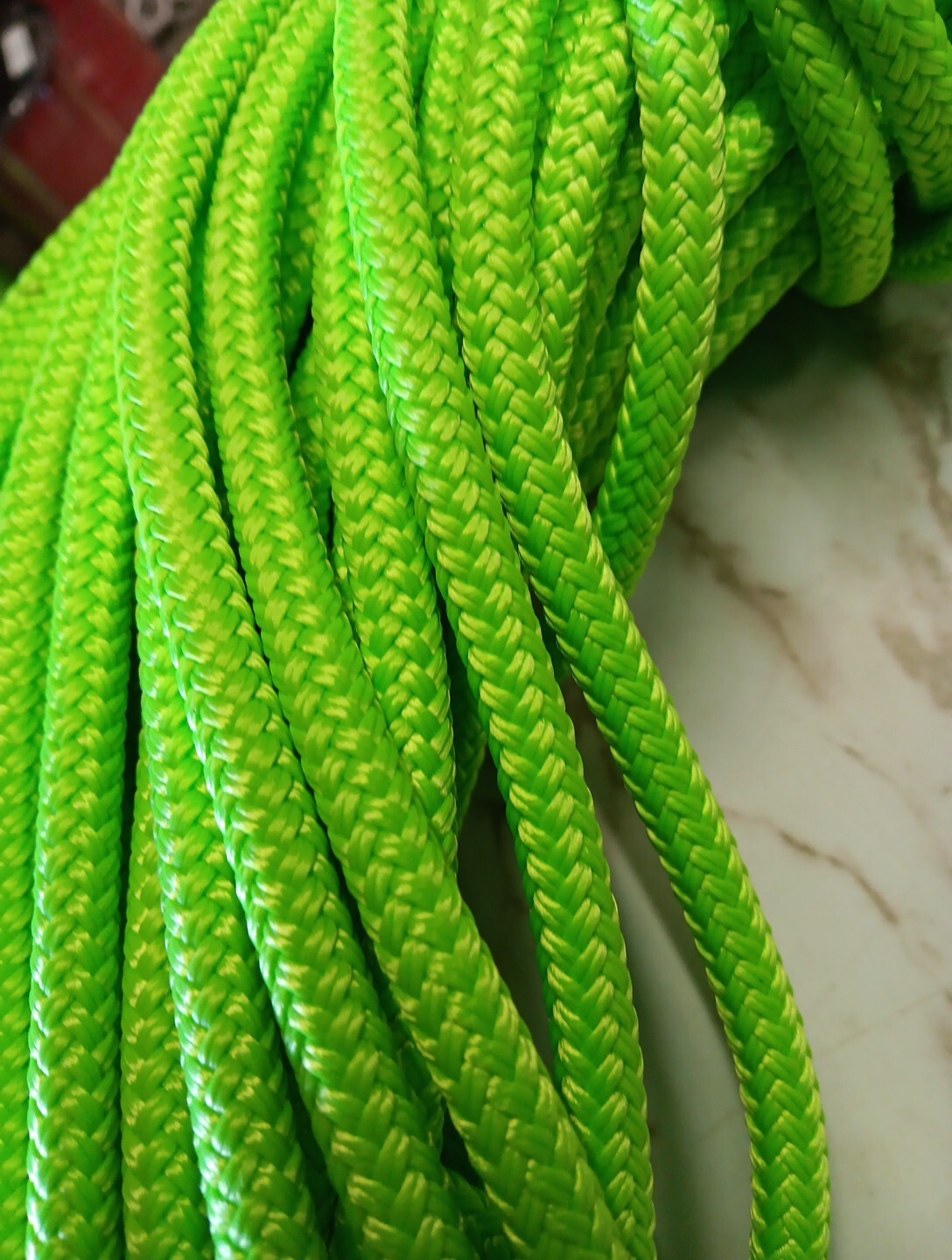 1/4 ” x 200 ft. Double Braid-Yacht Braid Polyester rope. Made in USA.