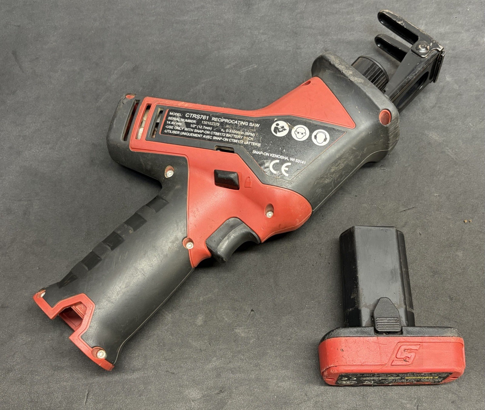 NICE! Snap On CTRS761 RED Reciprocating Saw with 14.4v Lithium Ion Battery
