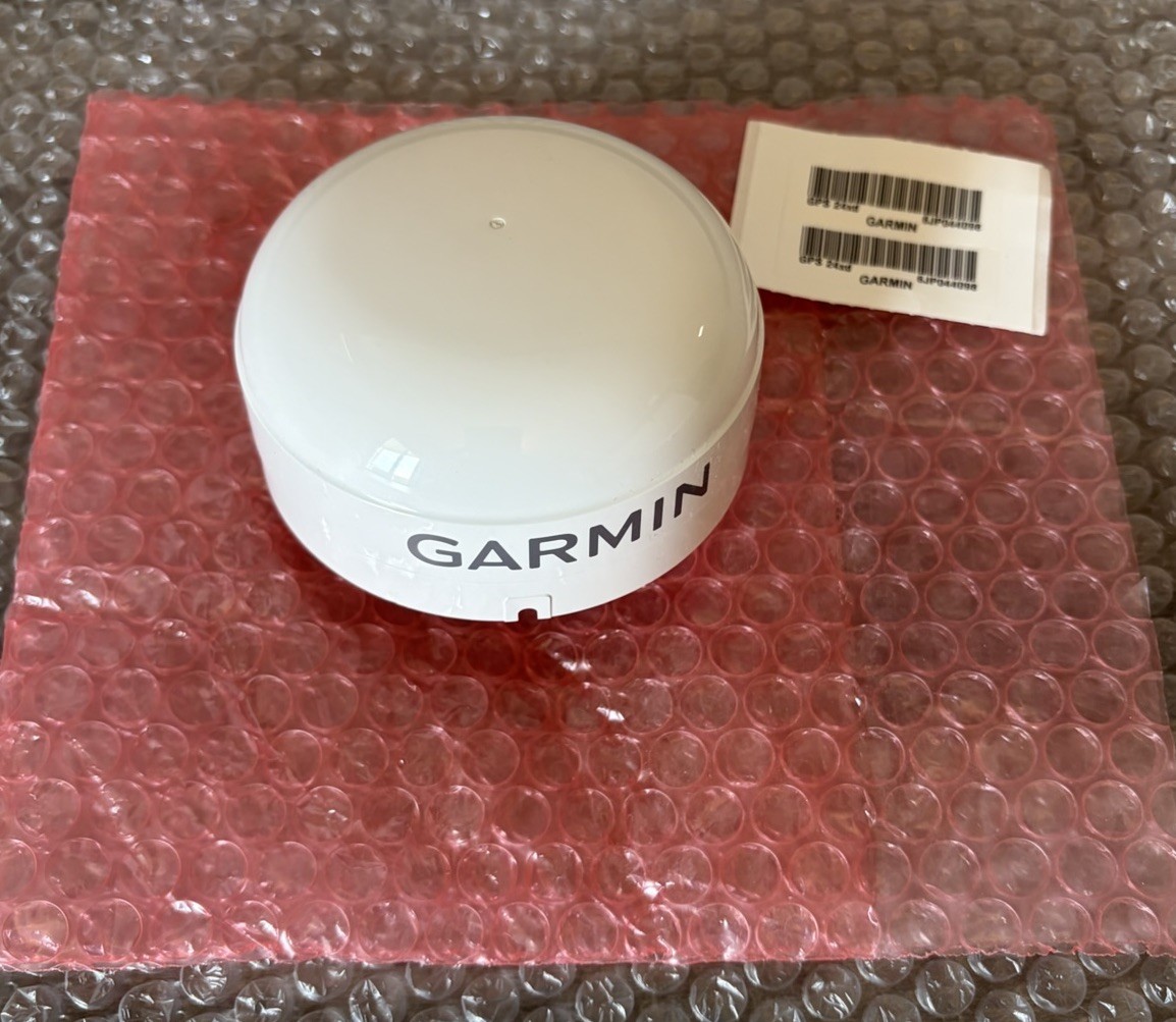 New Garmin GPS-24xd Antenna (Puck Only)