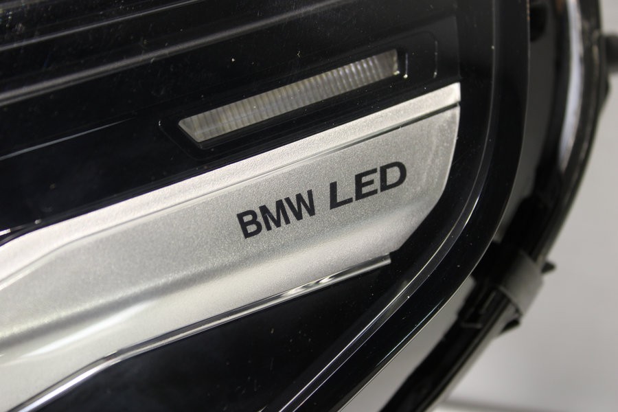 2024-2026 BMW 5 Series Left Side LED Headlight Assembly OEM LE22E6494