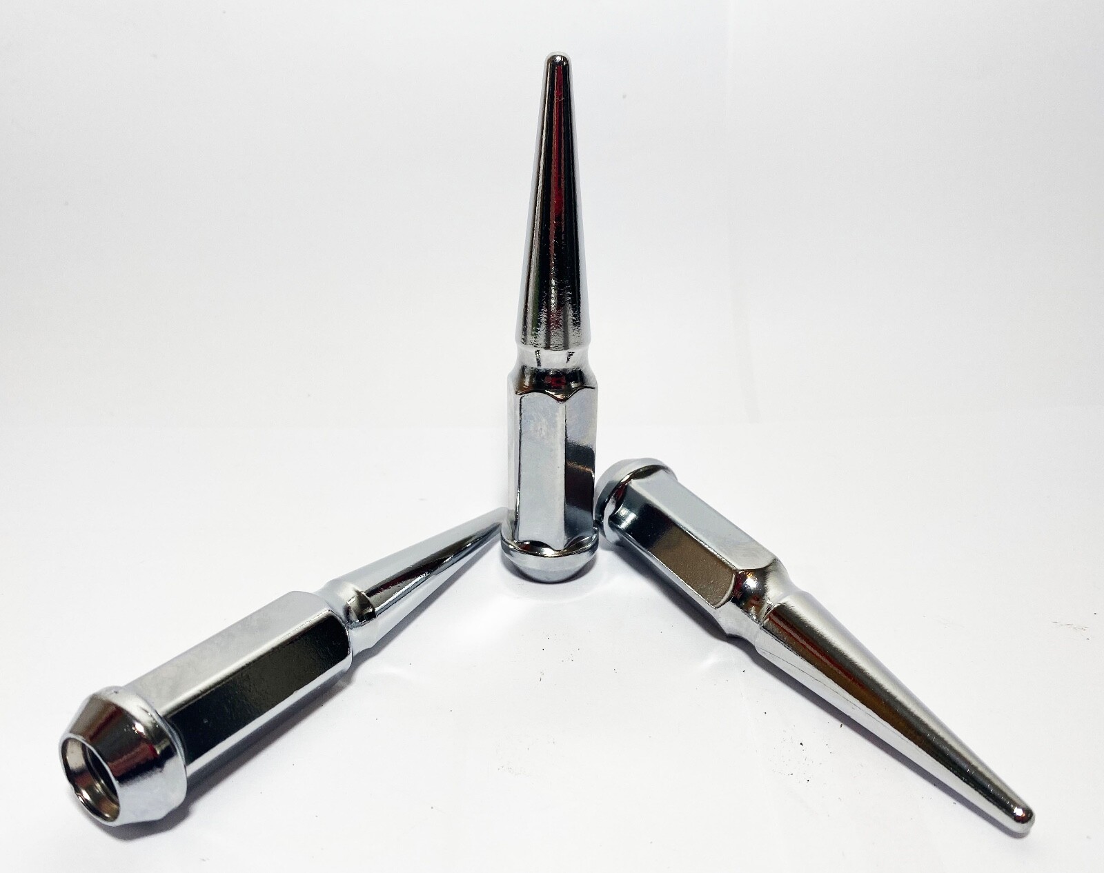 FIT RAM 2500 3500 8LUG 4.5″ SPIKE LUG NUT 14×1.5 CONICAL SEAT CHROME 32PC+KEY