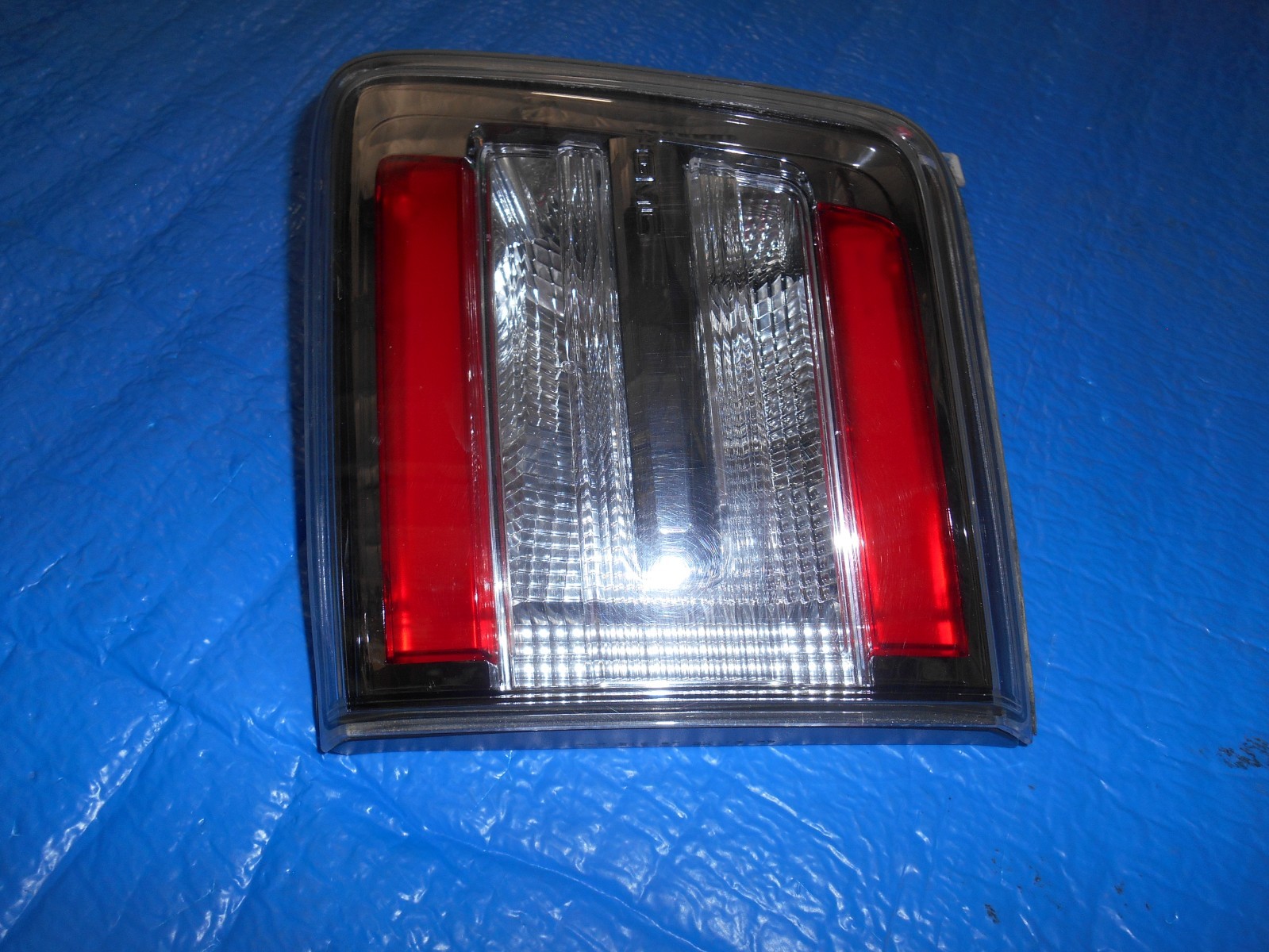2013-2016 GMC Acadia Inner Decklid Tail Light Taillight Right Passenger Side OEM