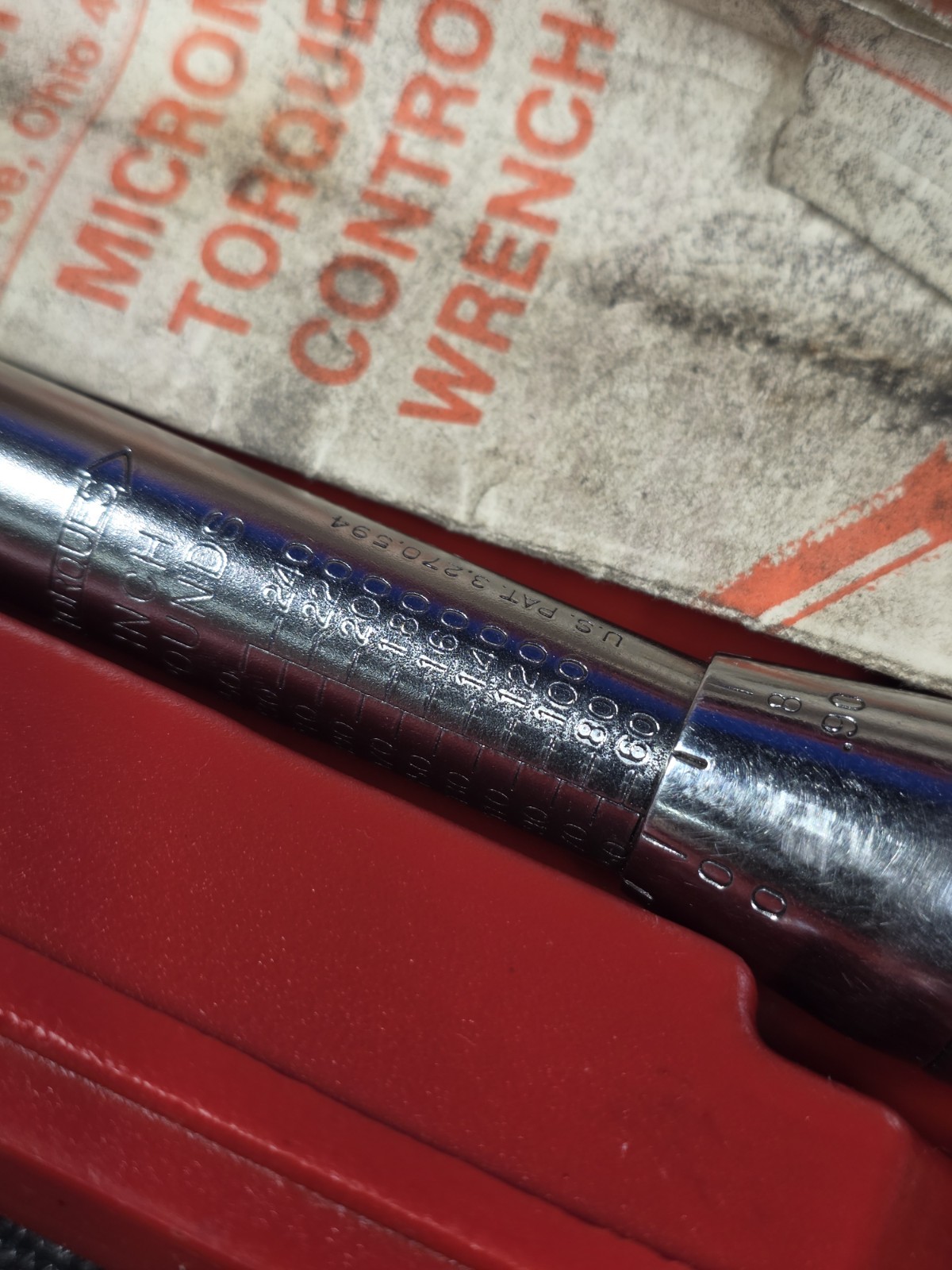 Mac Tools TW250R 3/8″ Drive Click Style Torque Wrench With Case 50-250in. lbs.