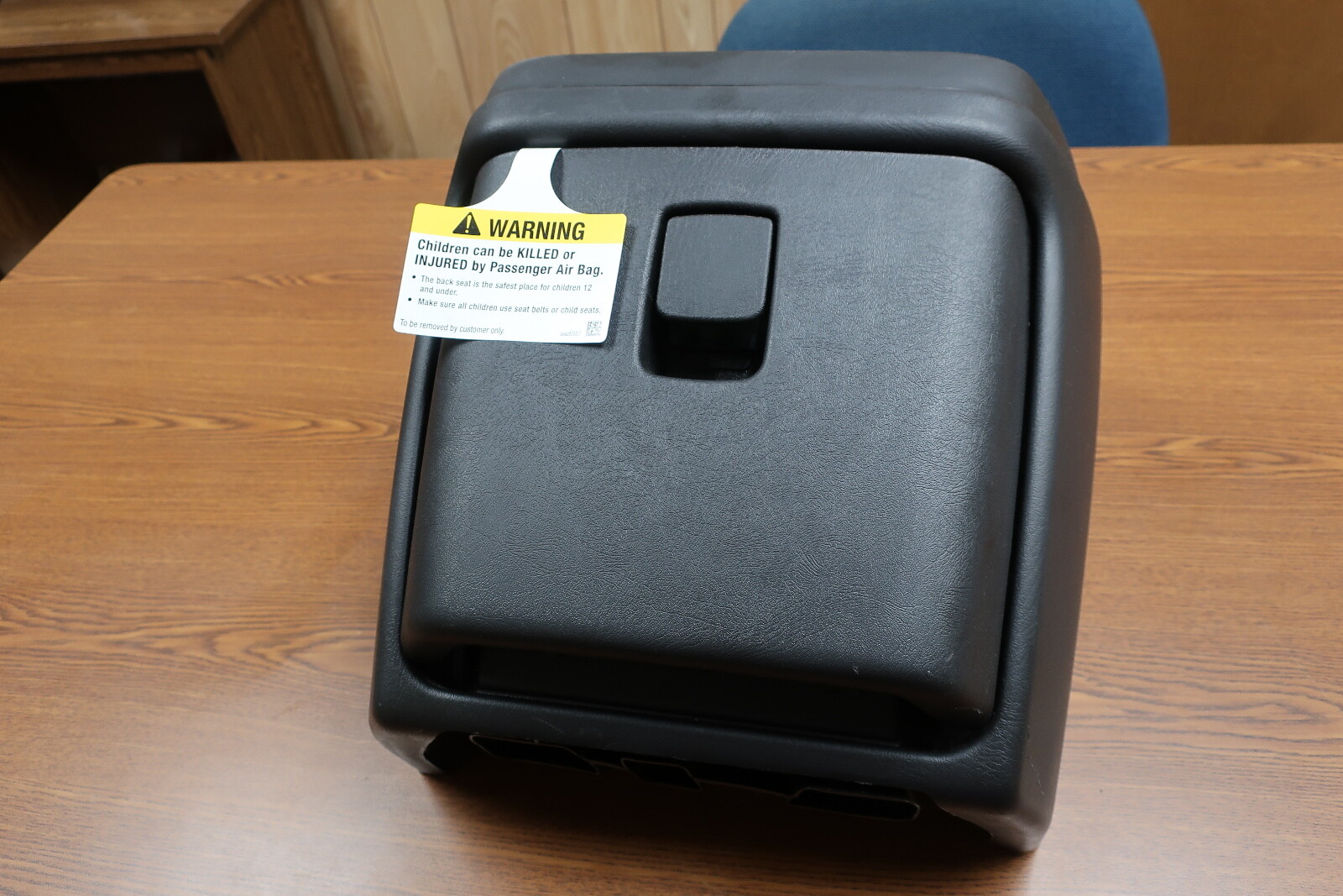 03-24 Chevy Express/GMC Savana Van Black Center Console Cup with Opening Door